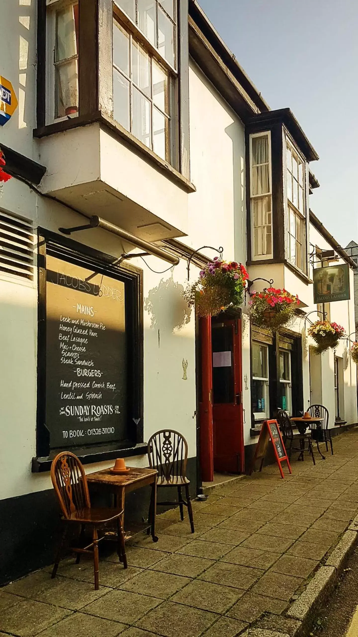 Facade/entrance in Jacobs Ladder Inn