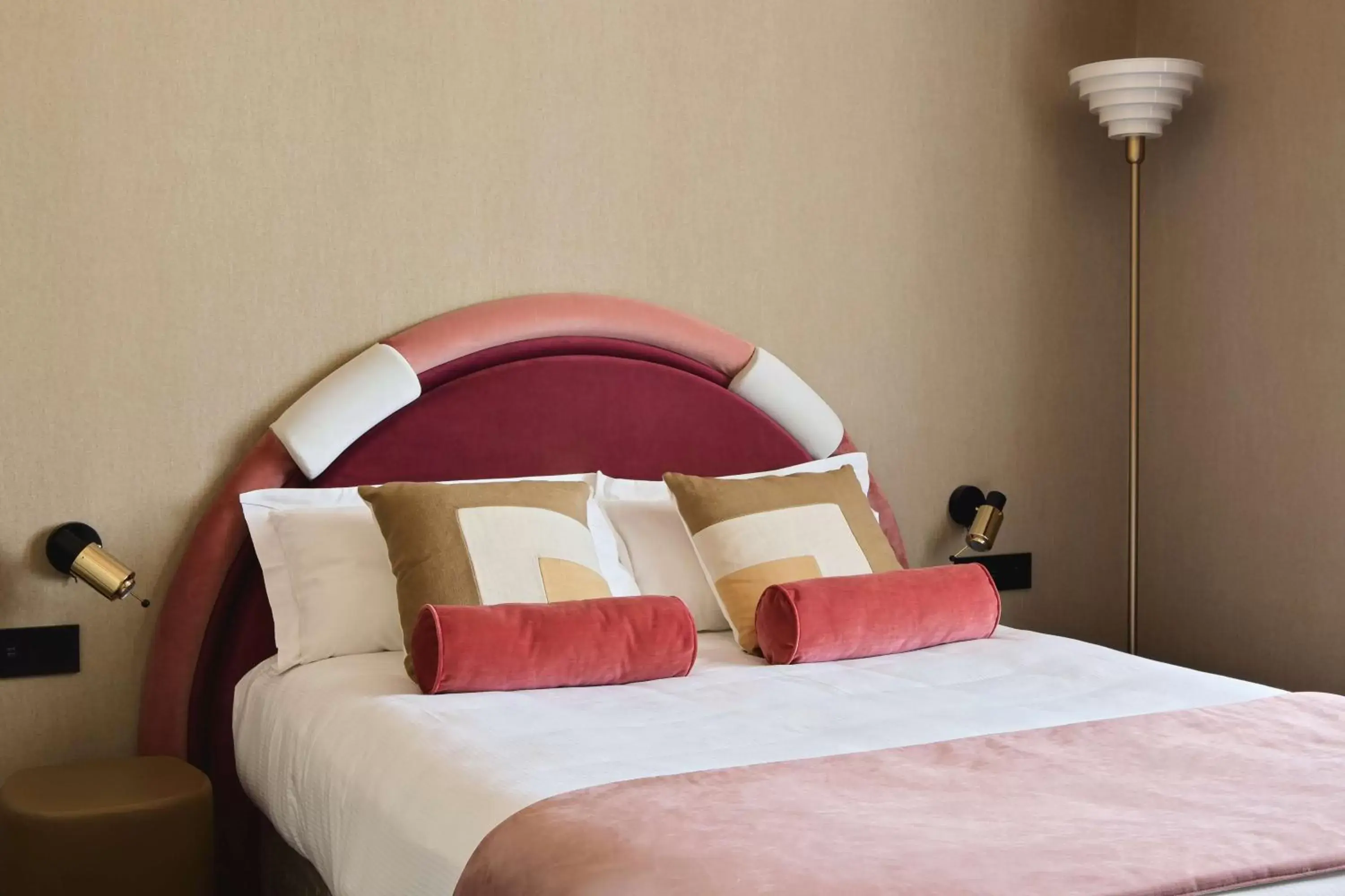Bedroom, Bed in Best Western Plus Hôtel Mercedes