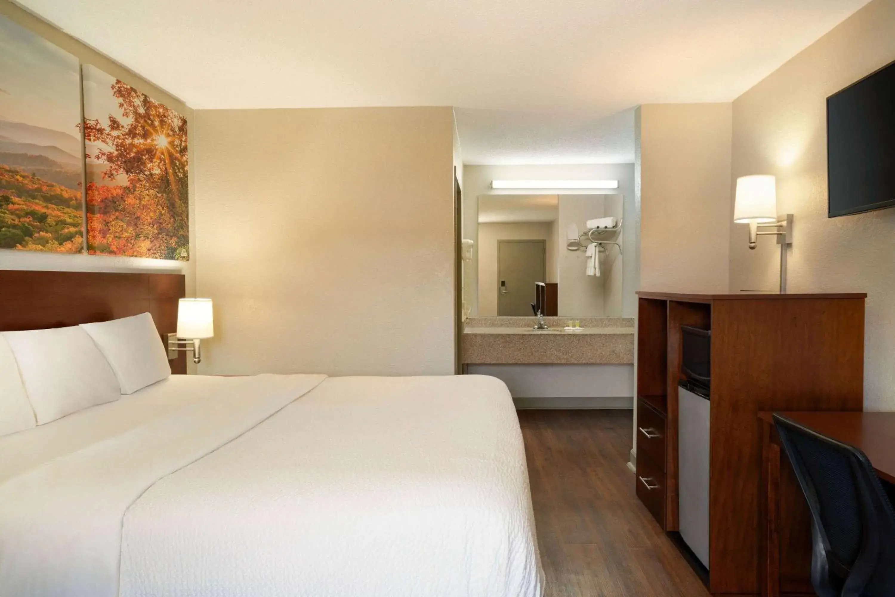 Photo of the whole room, Bed in Days Inn by Wyndham Dillon Photo of the whole room, Bed in Days Inn by Wyndham Dillon