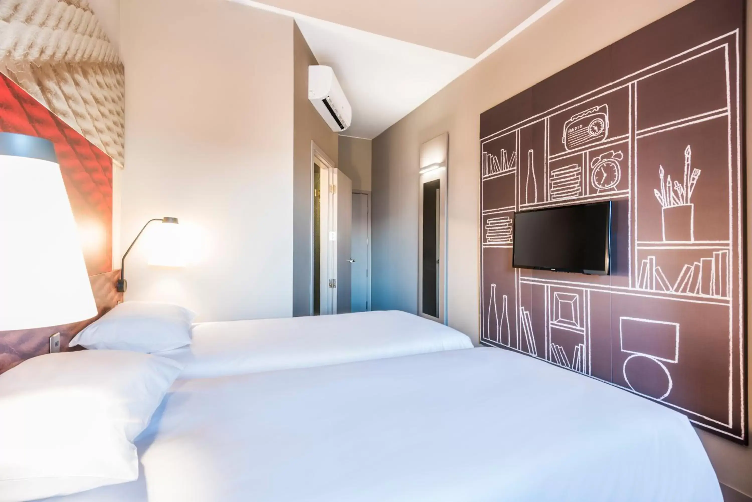 Bed in Hotel Ibis Cali Granada