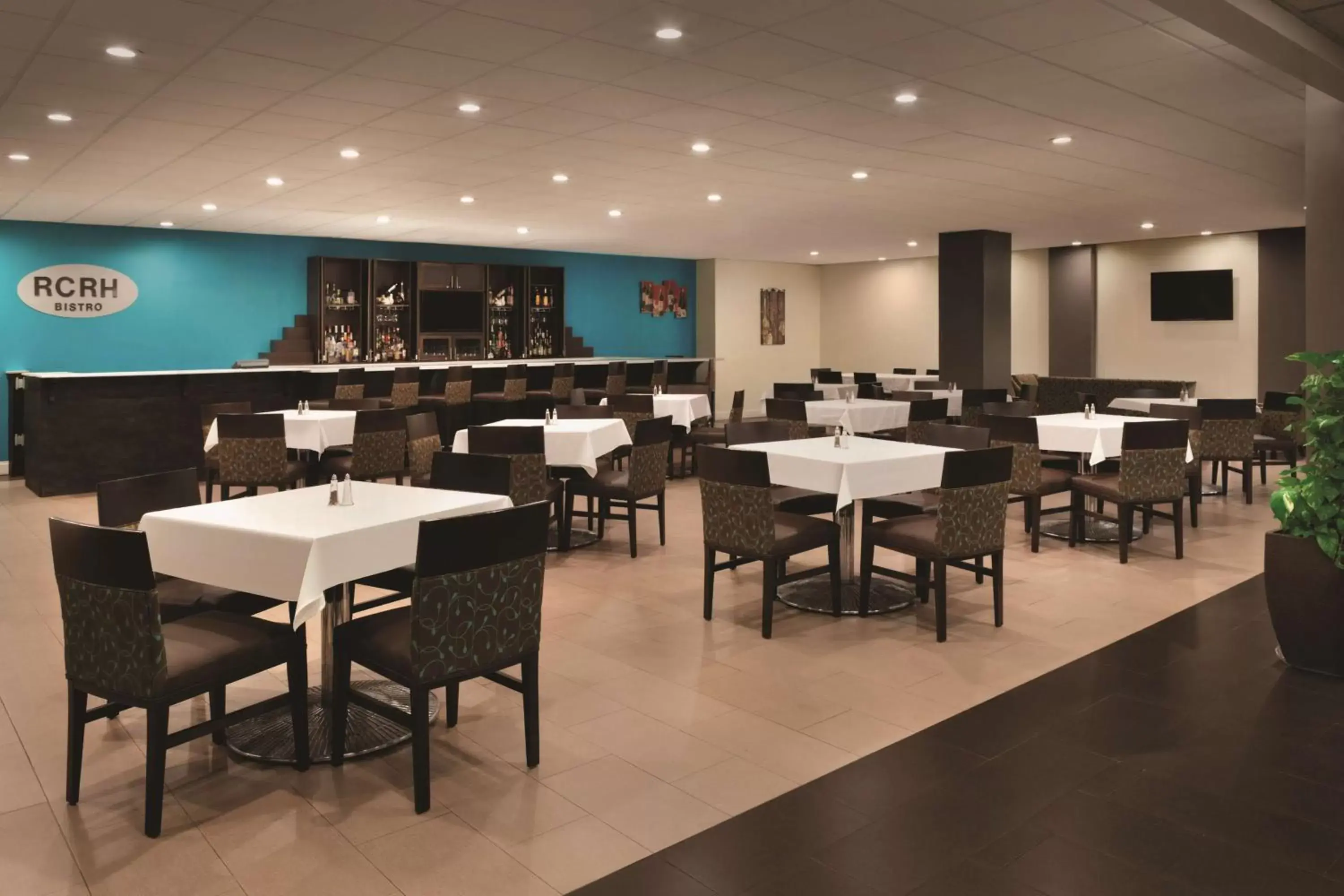 Restaurant/Places to Eat in Radisson Hotel Charlotte Airport