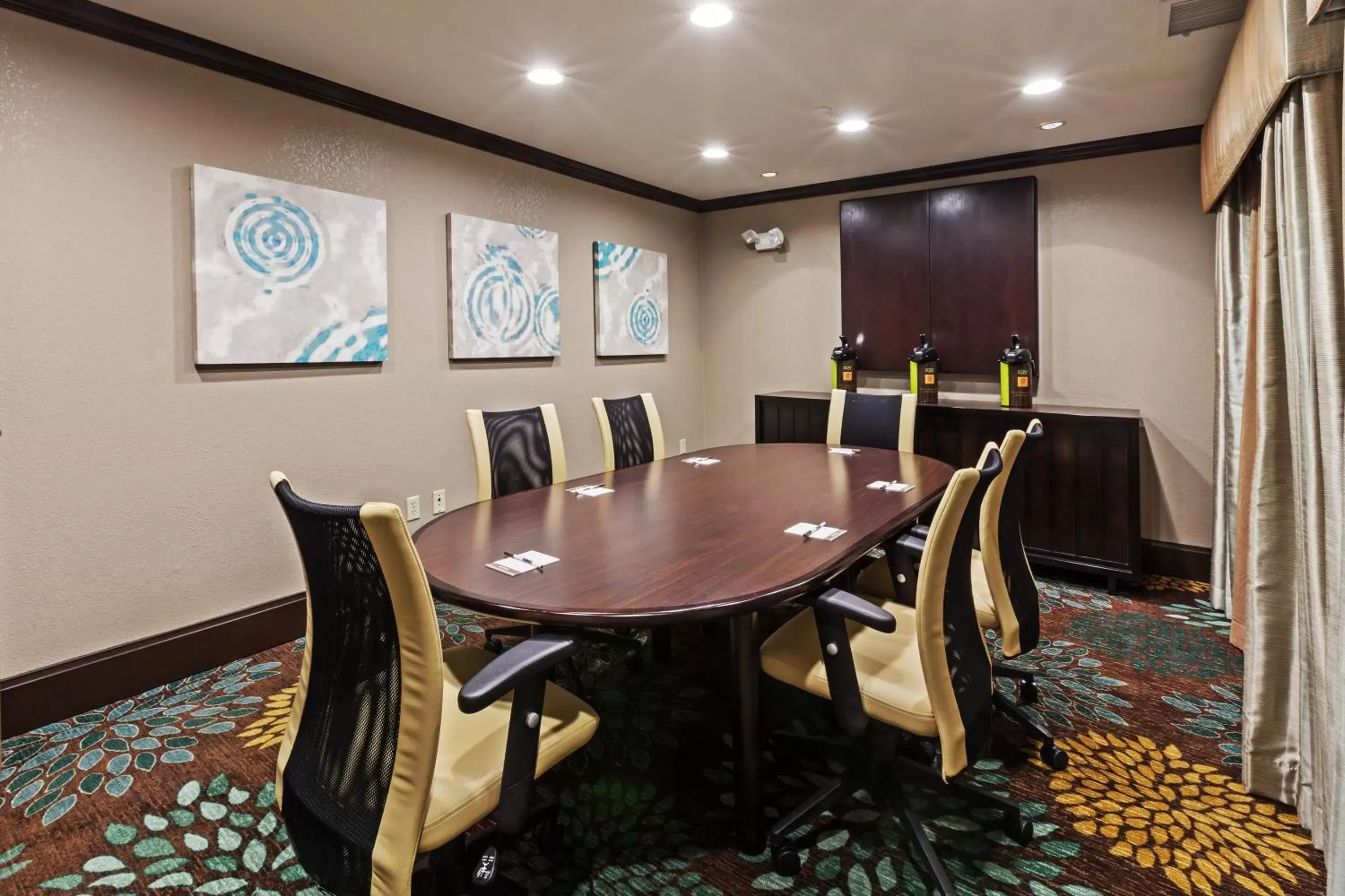 Meeting/conference room in Staybridge Suites Tulsa-Woodland Hills, an IHG Hotel