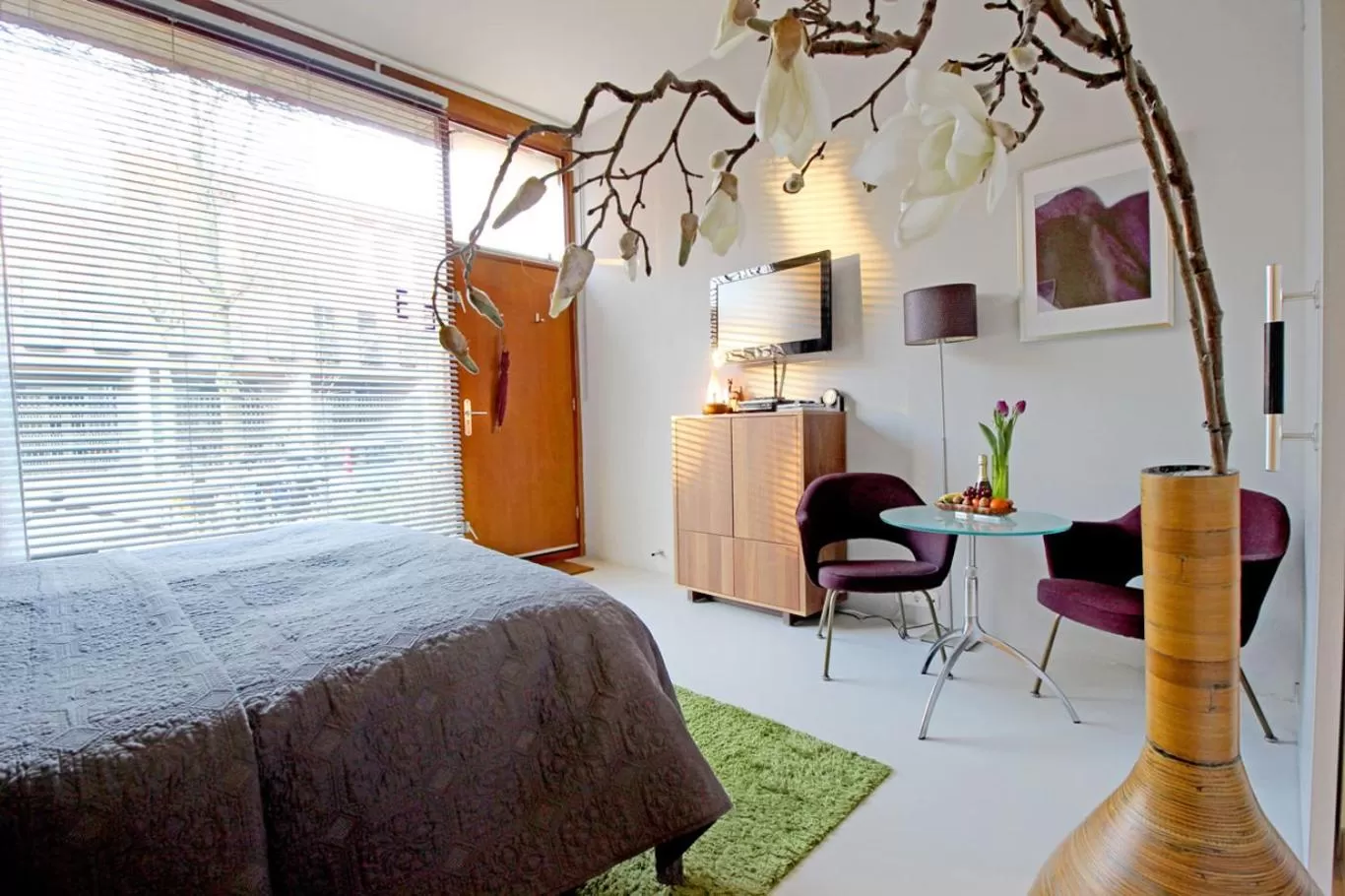 Bedroom, Bed in Eastendroom