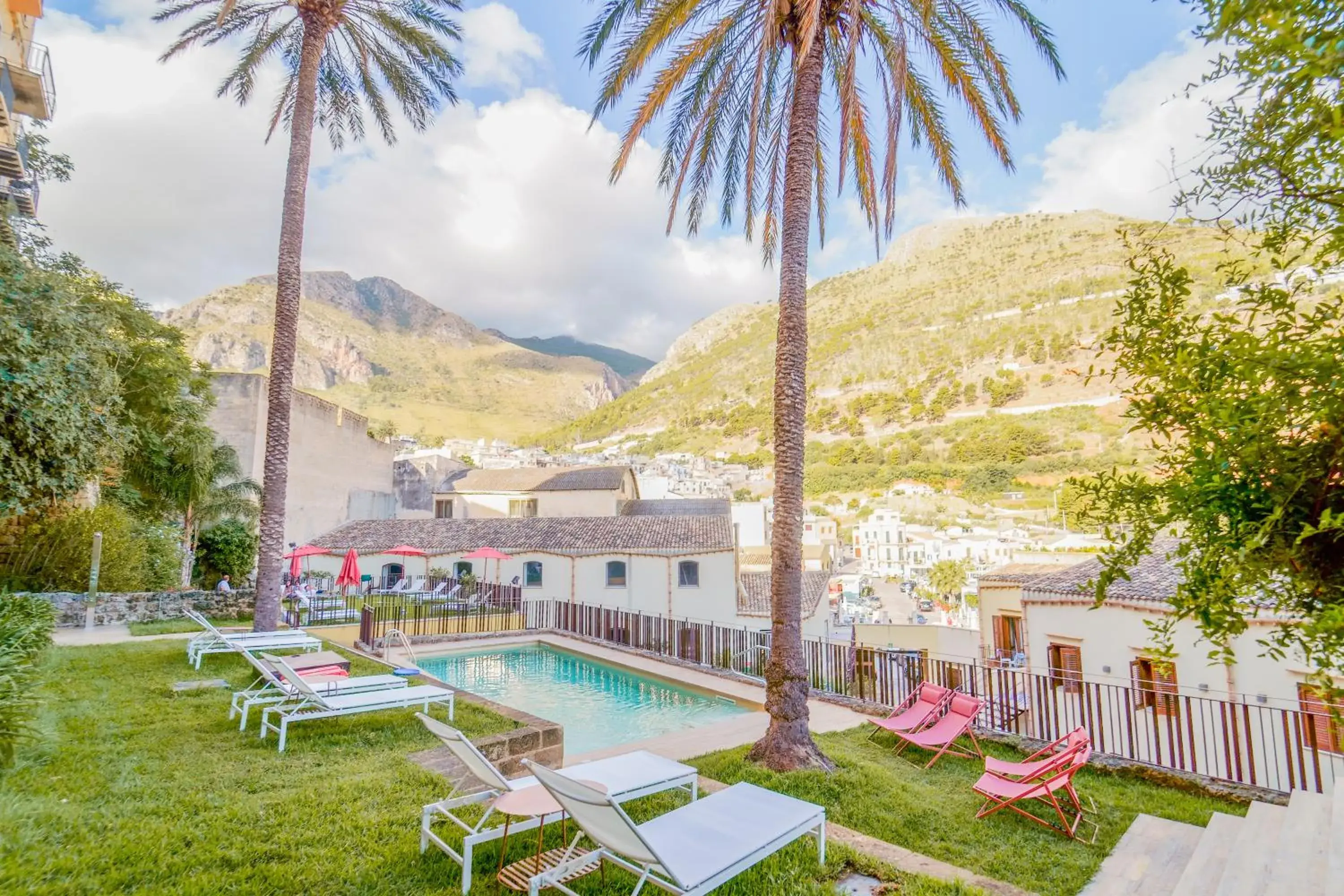 Swimming Pool in Hotel Cetarium