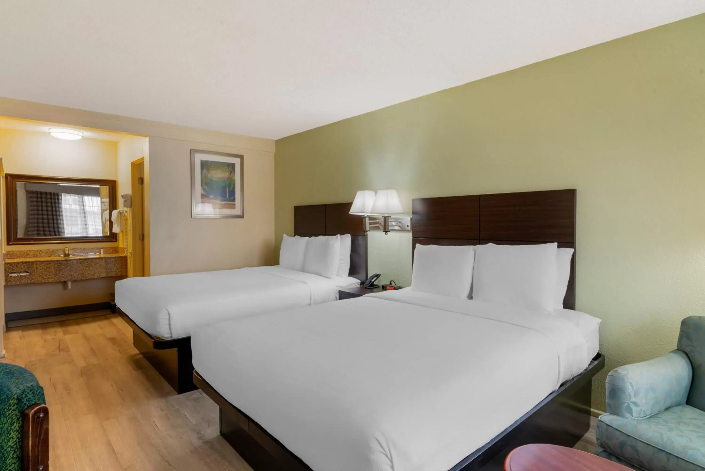 Bed in University Inn and Suites Eugene Bed in University Inn and Suites Eugene