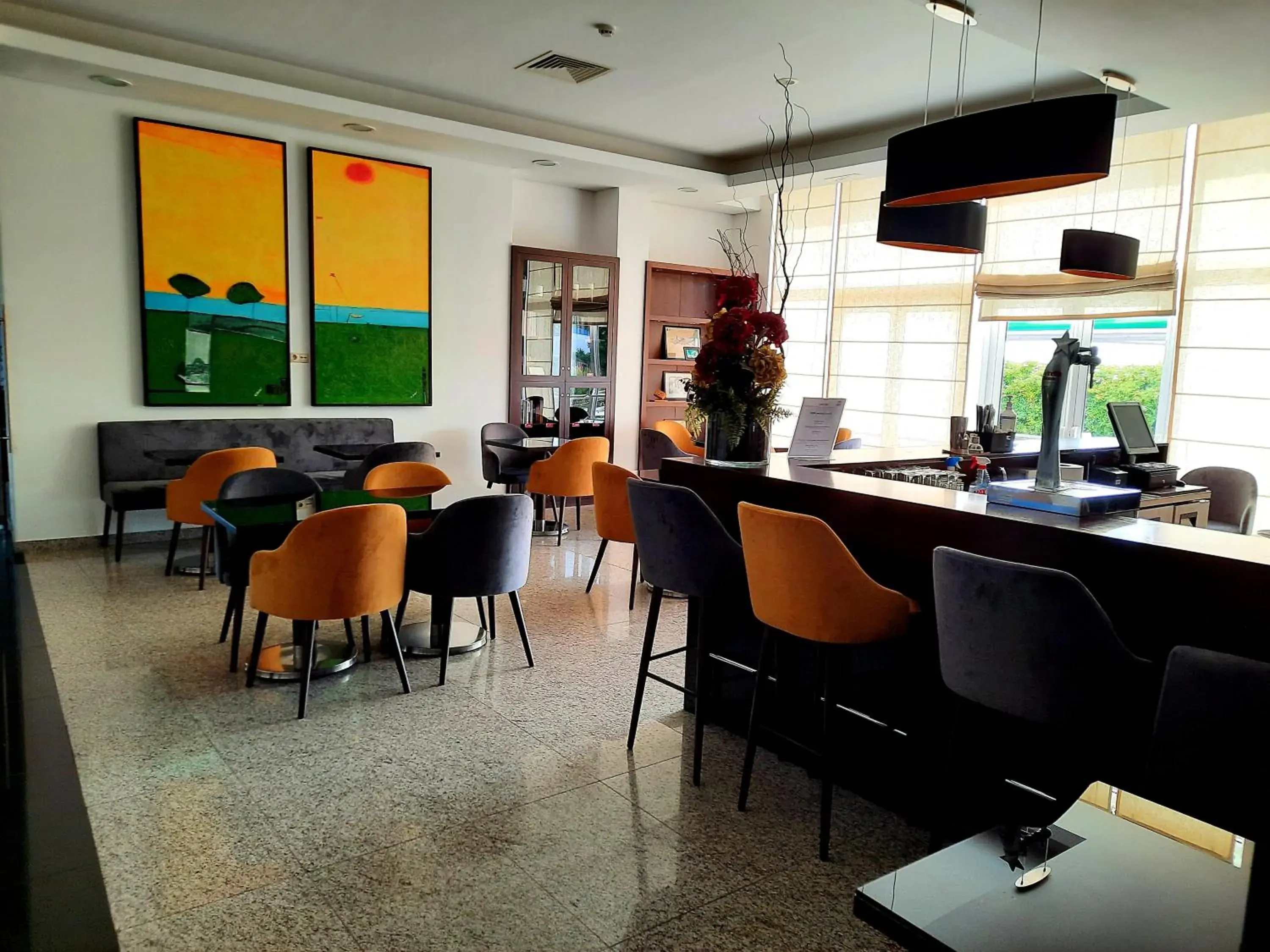 Lounge or bar, Restaurant/Places to Eat in BejaParque Hotel