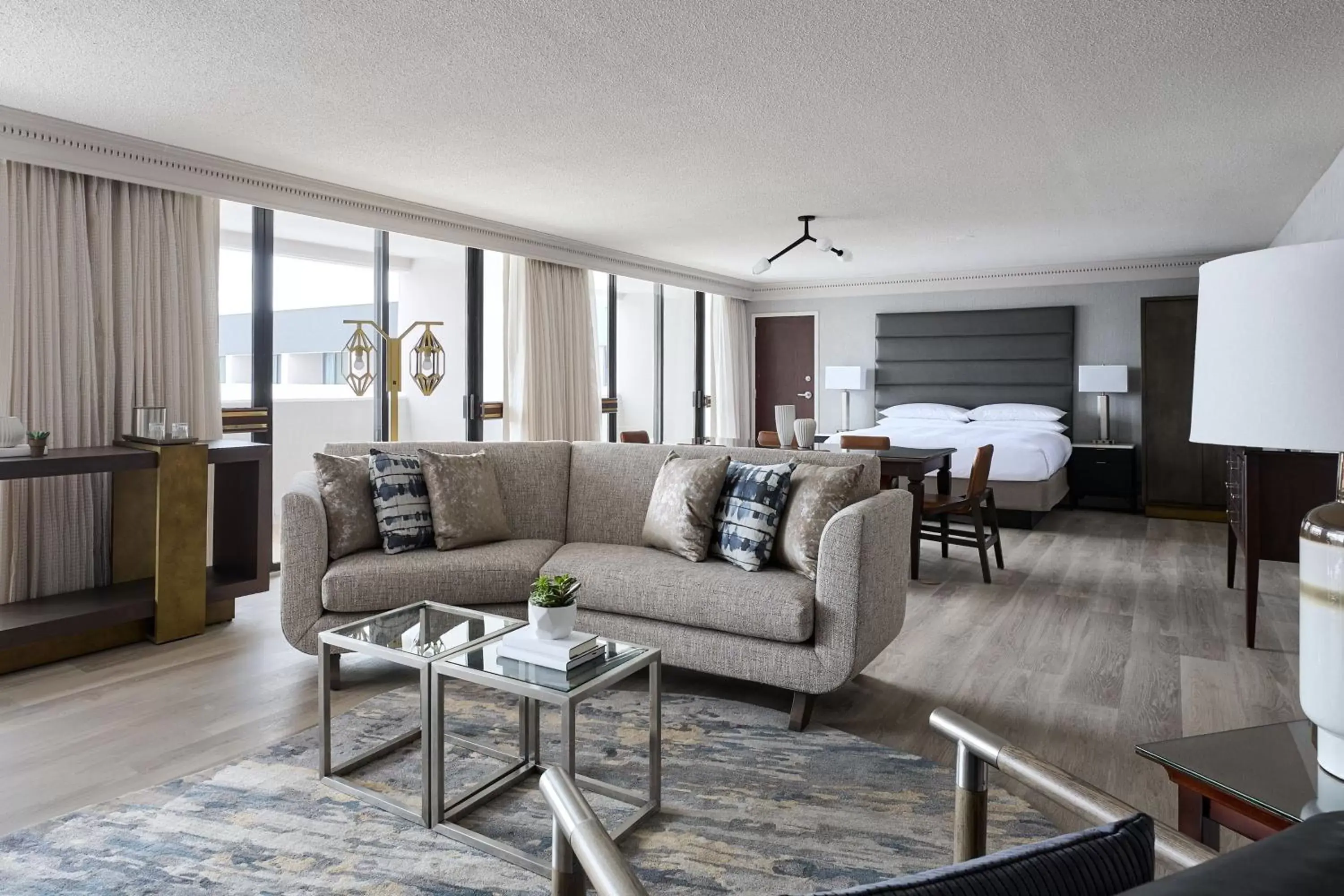 Living room, Seating Area in Hanover Marriott