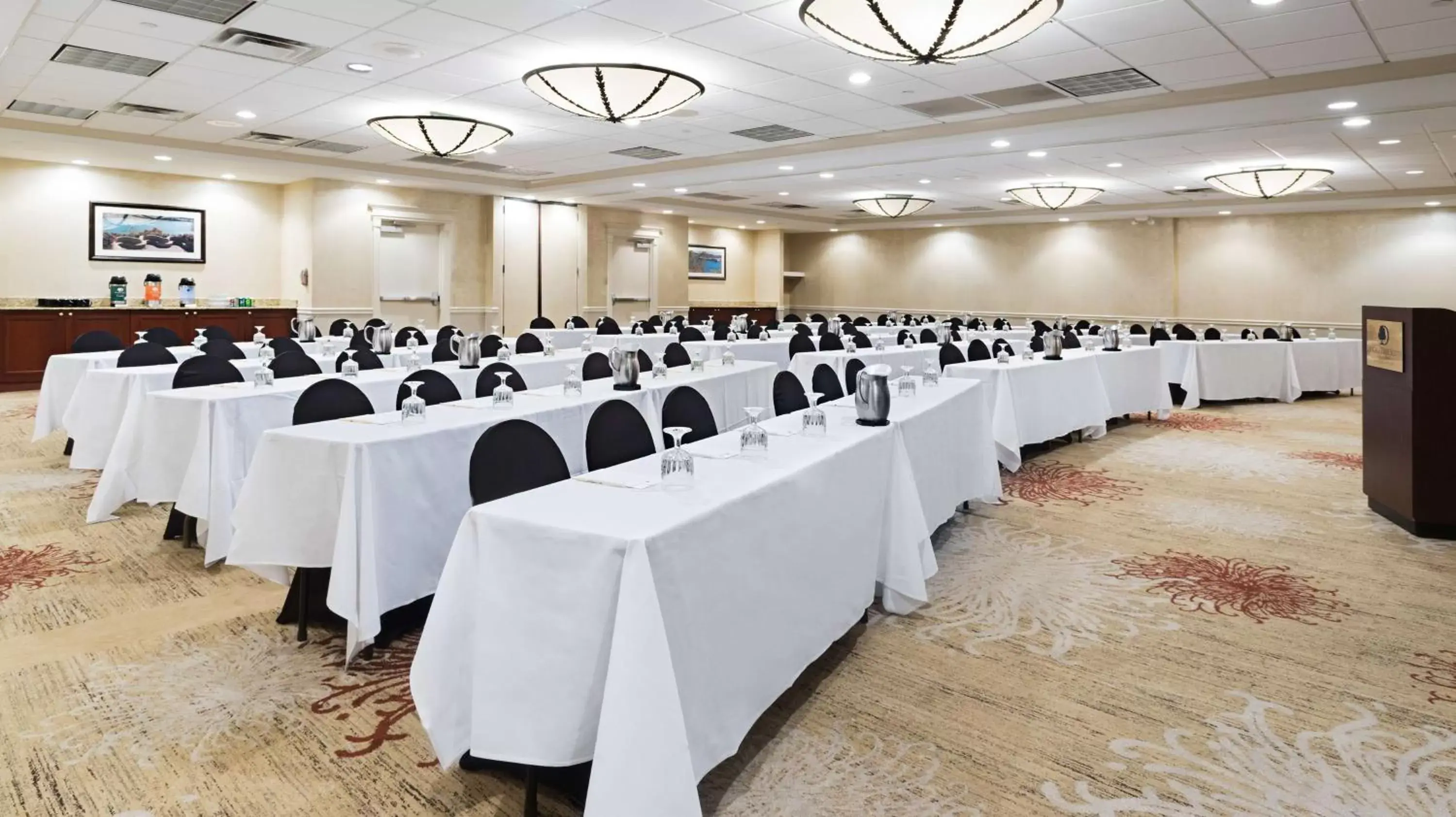 Meeting/conference room in DoubleTree Suites by Hilton Hotel Cincinnati - Blue Ash