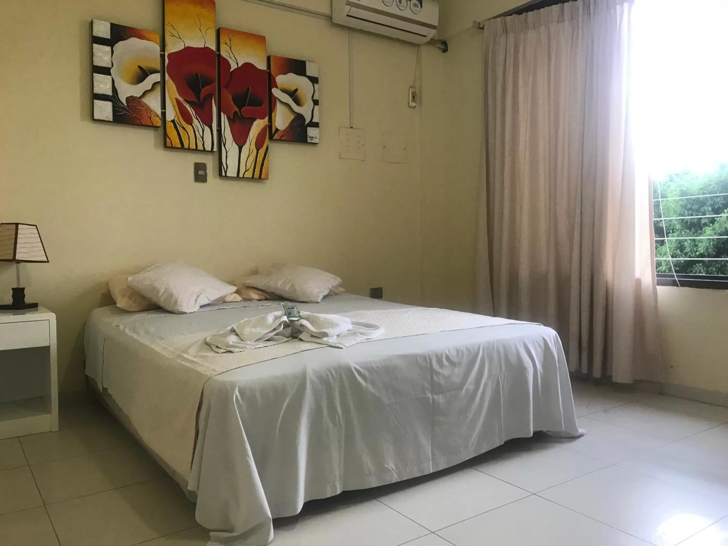 Bed in Hotel Viru Viru II