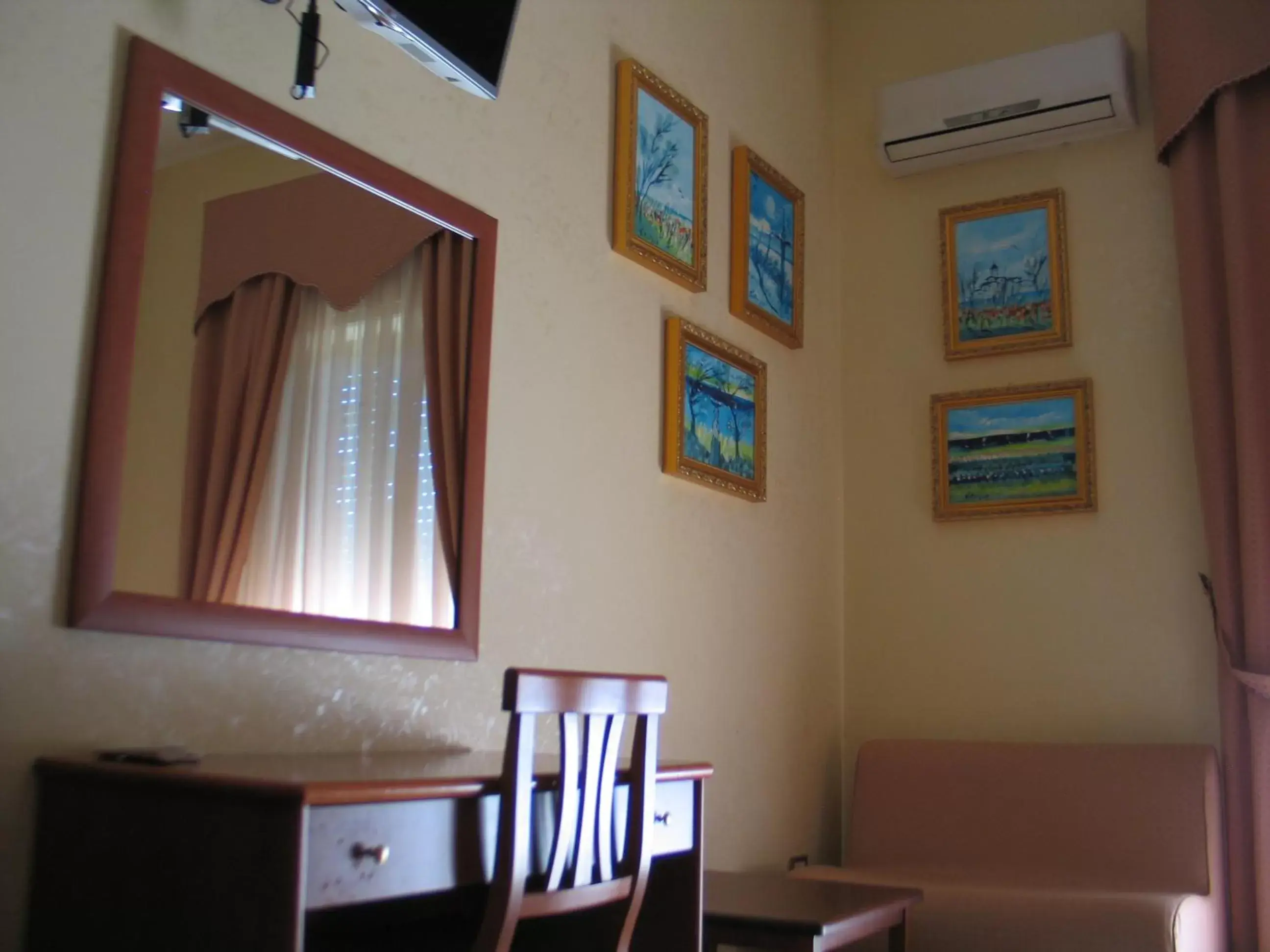 Bedroom, Coffee/Tea Facilities in Hotel Bed & Breakfast Minu'