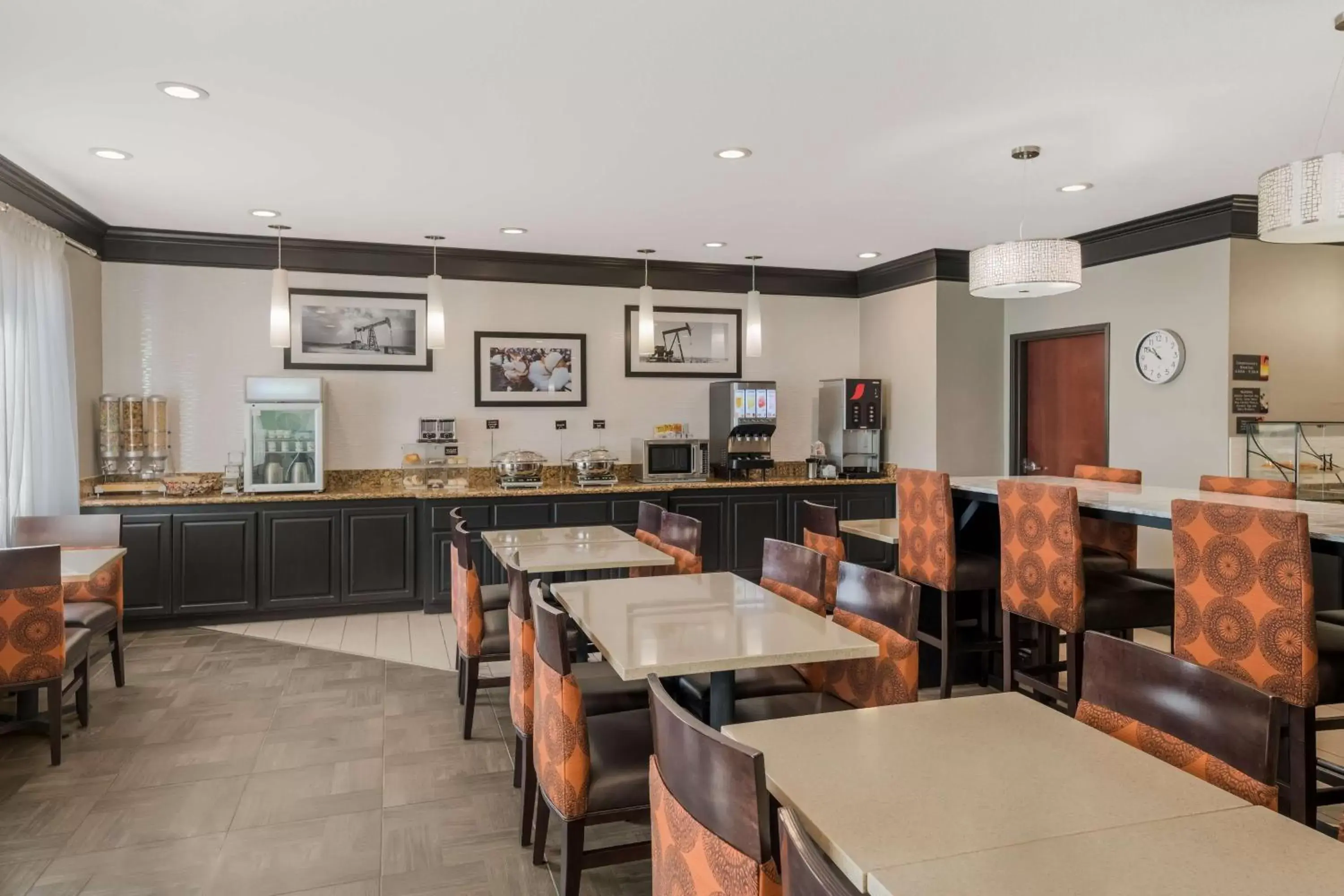 Breakfast, Restaurant/Places to Eat in Best Western South Plains Inn & Suites