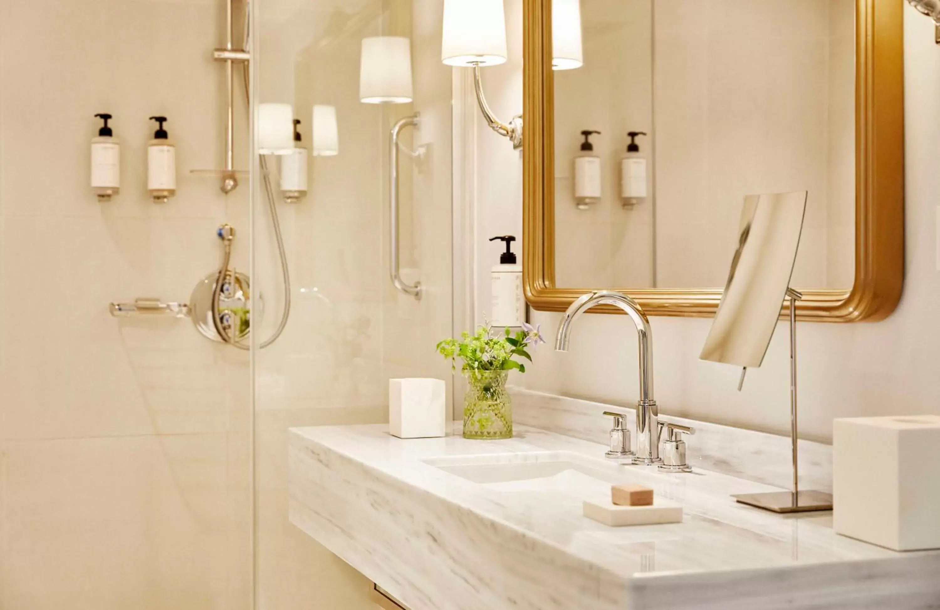Photo of the whole room, Bathroom in Hôtel du Louvre, in The Unbound Collection by Hyatt