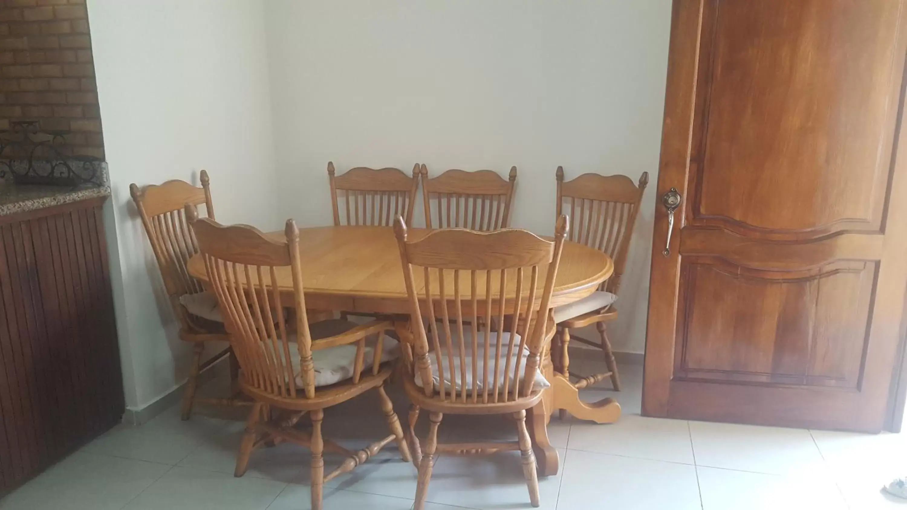 Dining Area in White Sands shared apartments