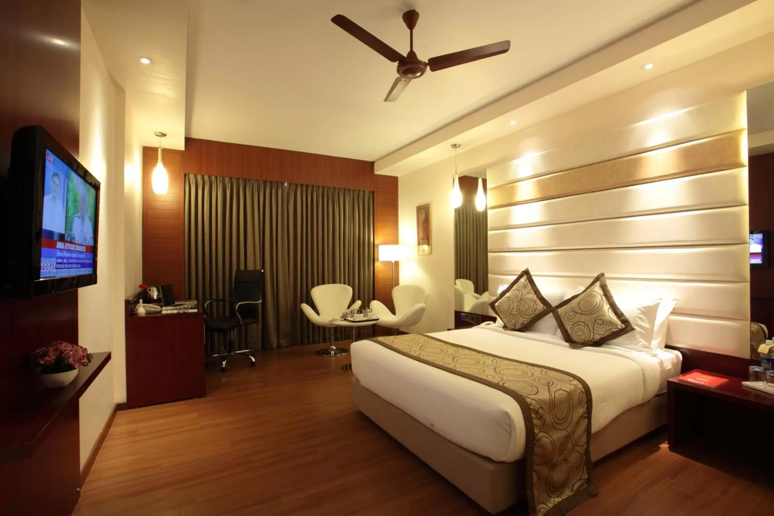 Photo of the whole room, Bed in Daspalla Hyderabad