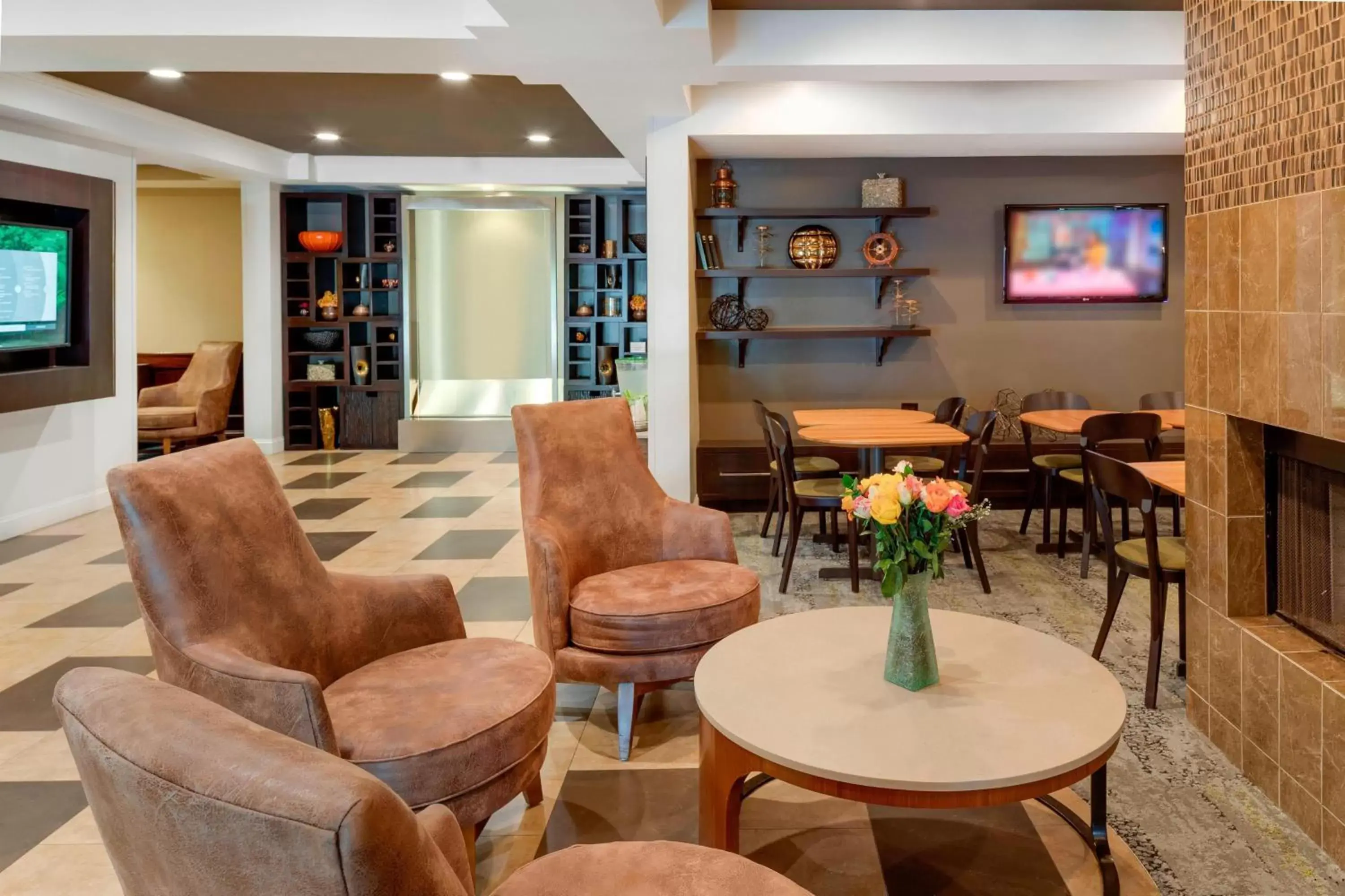 Lobby or reception, Lounge/Bar in Courtyard by Marriott Portsmouth
