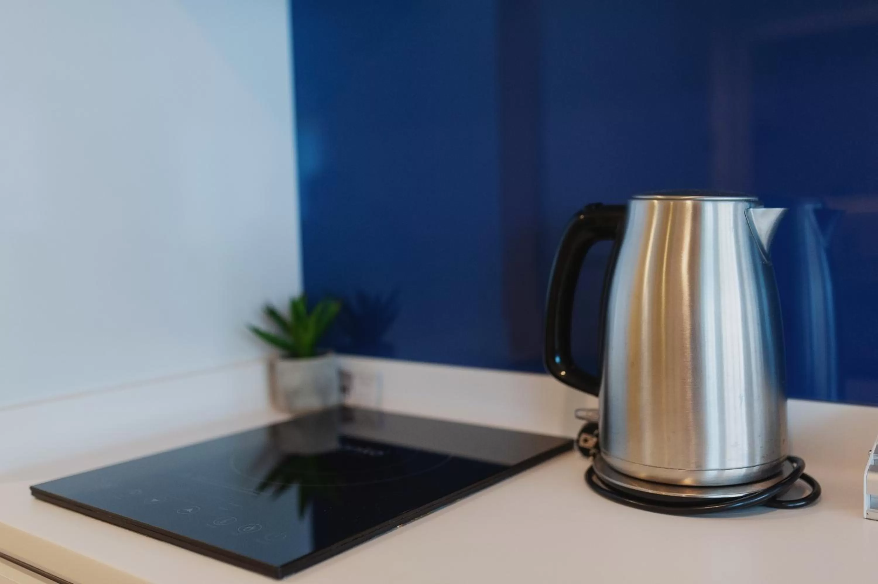 Coffee/tea facilities in Orbi City Luxury Suite