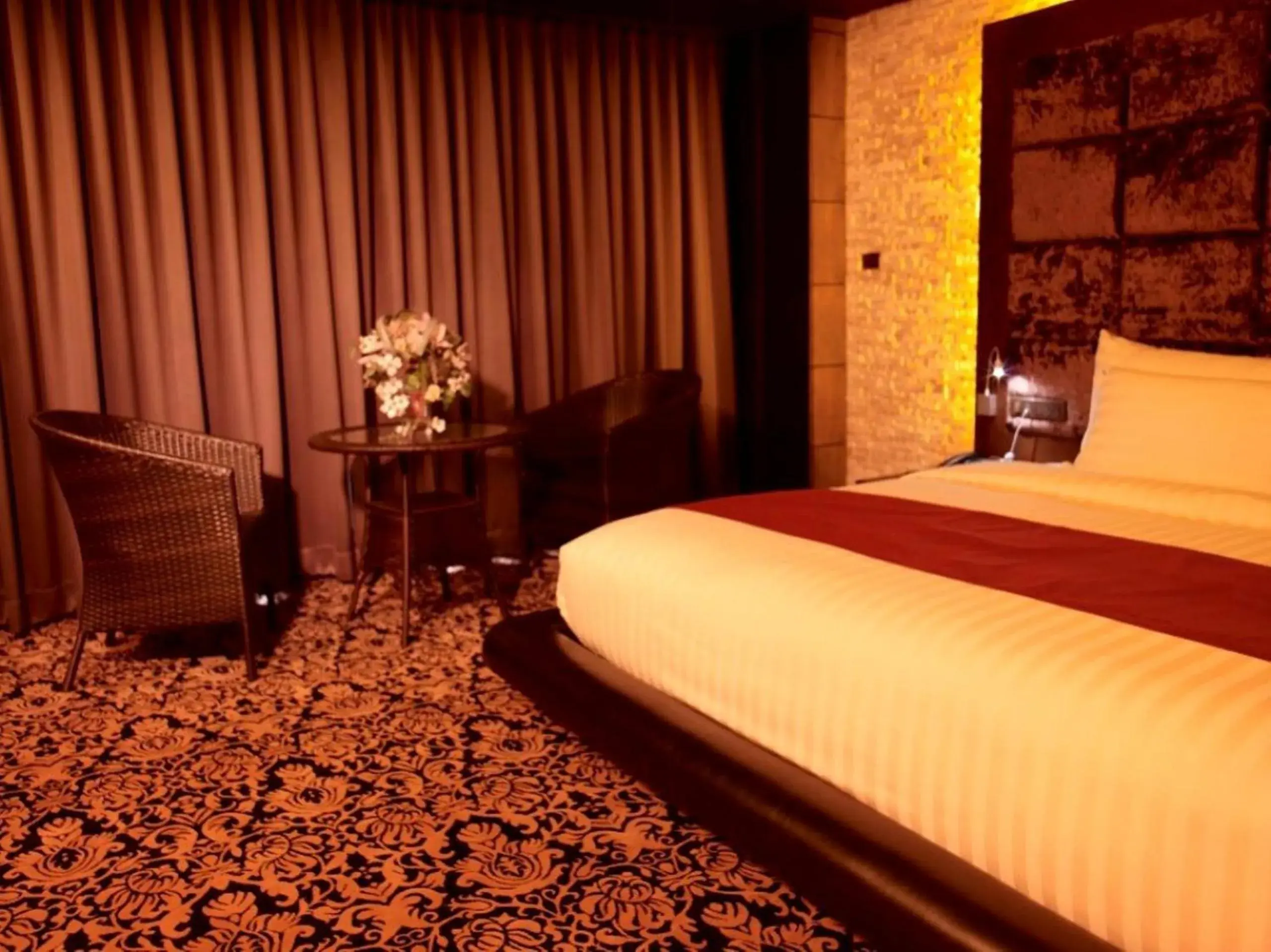 Bed in Maleewana Hotel & Resort