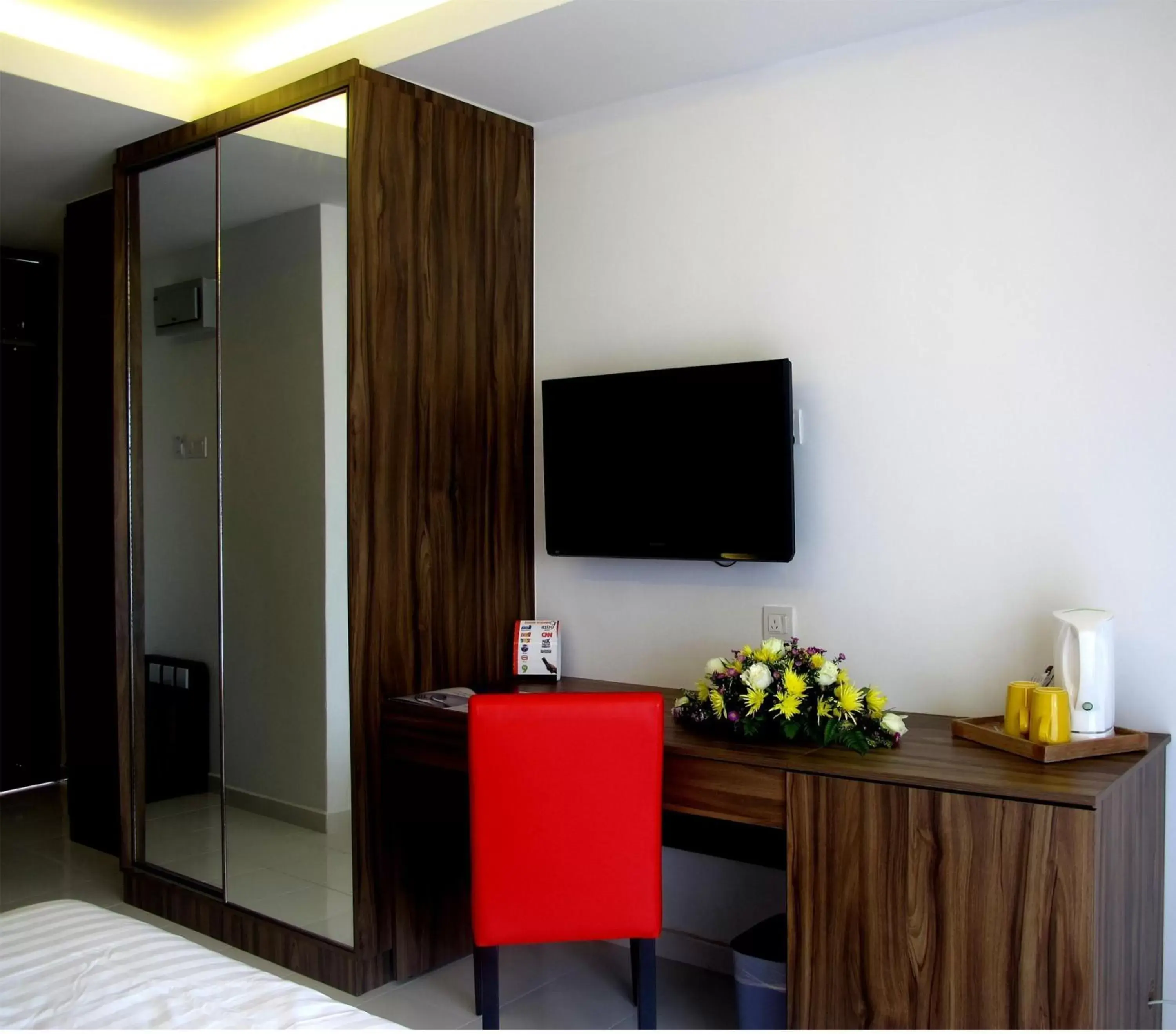 hair dresser, TV/Entertainment Center in Alia Residence Business Resort