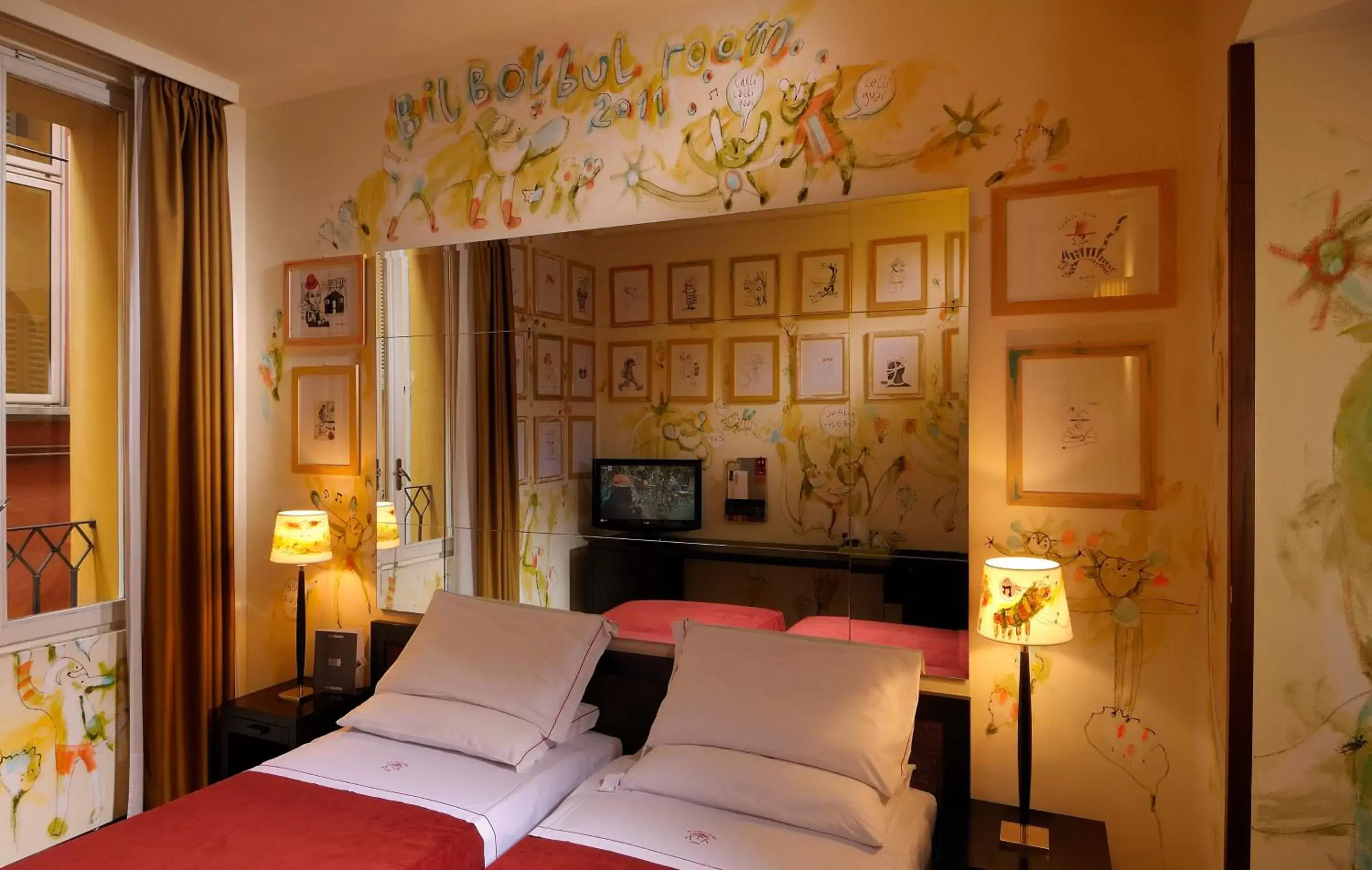 Bedroom, Bed in PHI HOTEL BOLOGNA "Al Cappello Rosso"