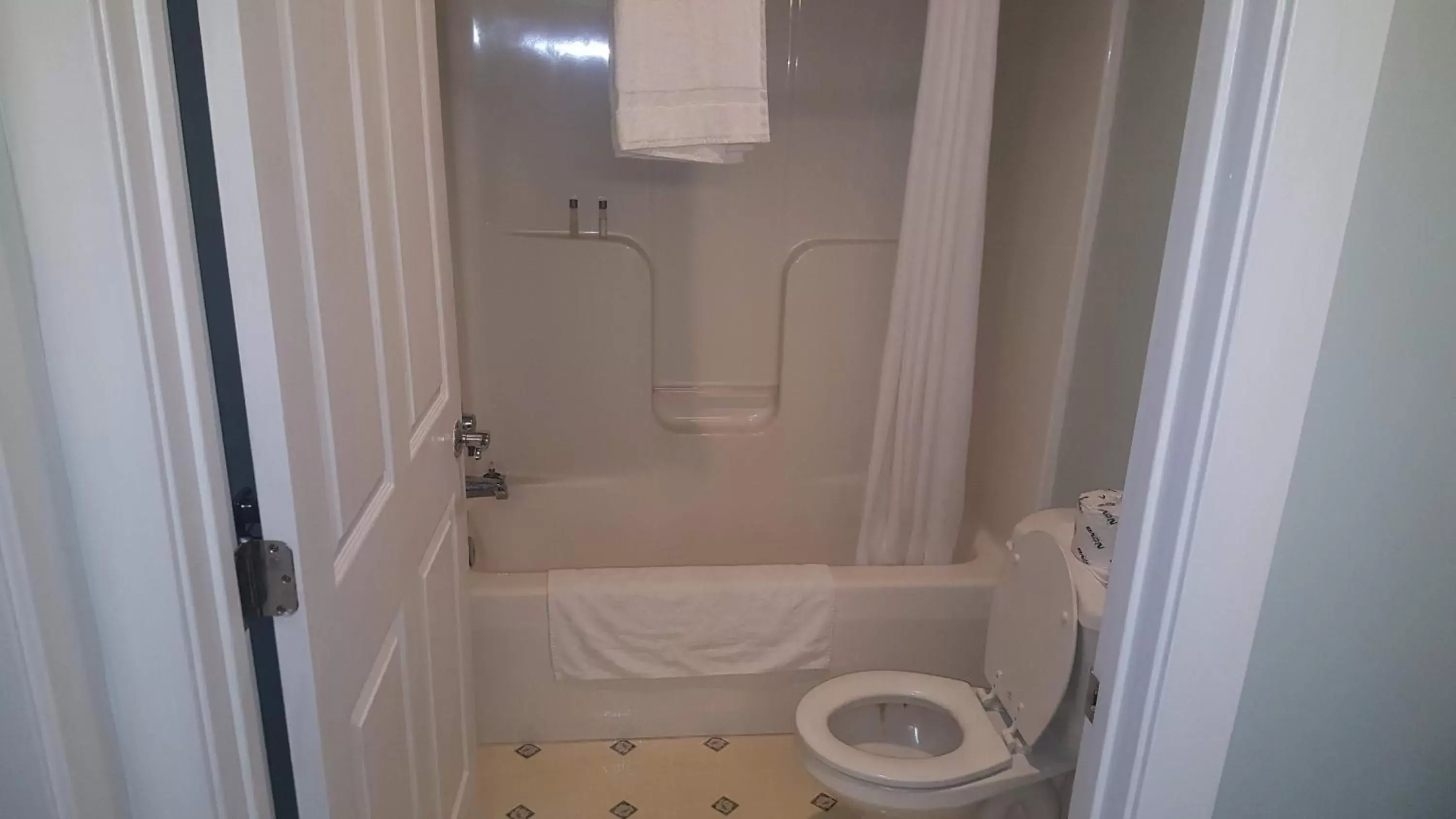 Bathroom in Spruce Lane Lodge and Cottages