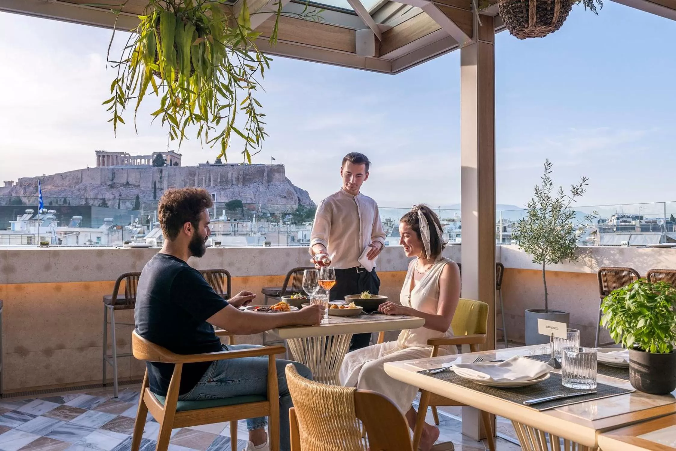 Restaurant/places to eat in Niche Hotel Athens