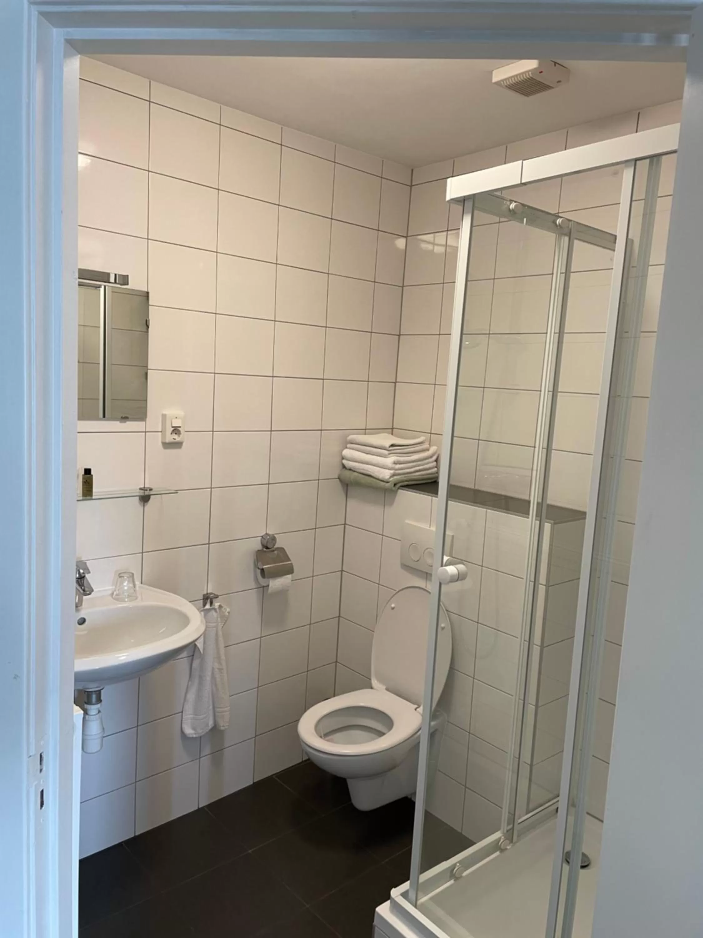Bathroom in BnB Bruxelles - Studios & Apartments