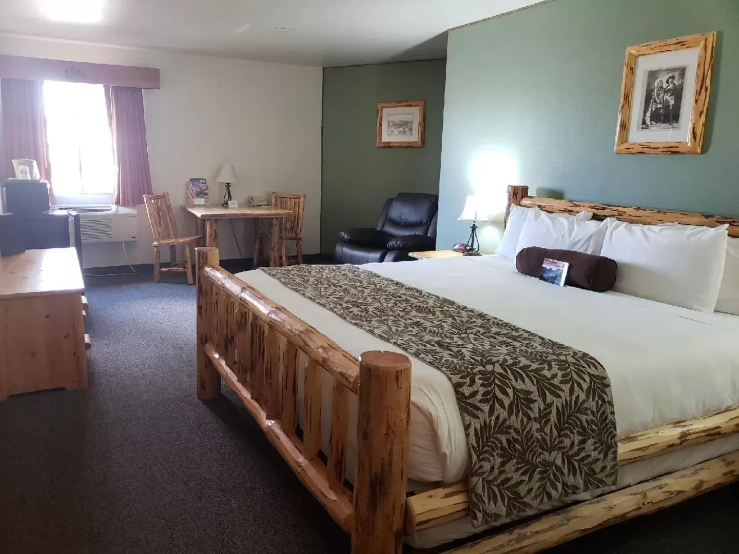 Photo of the whole room, Bed in Cody Legacy Inn & Suites