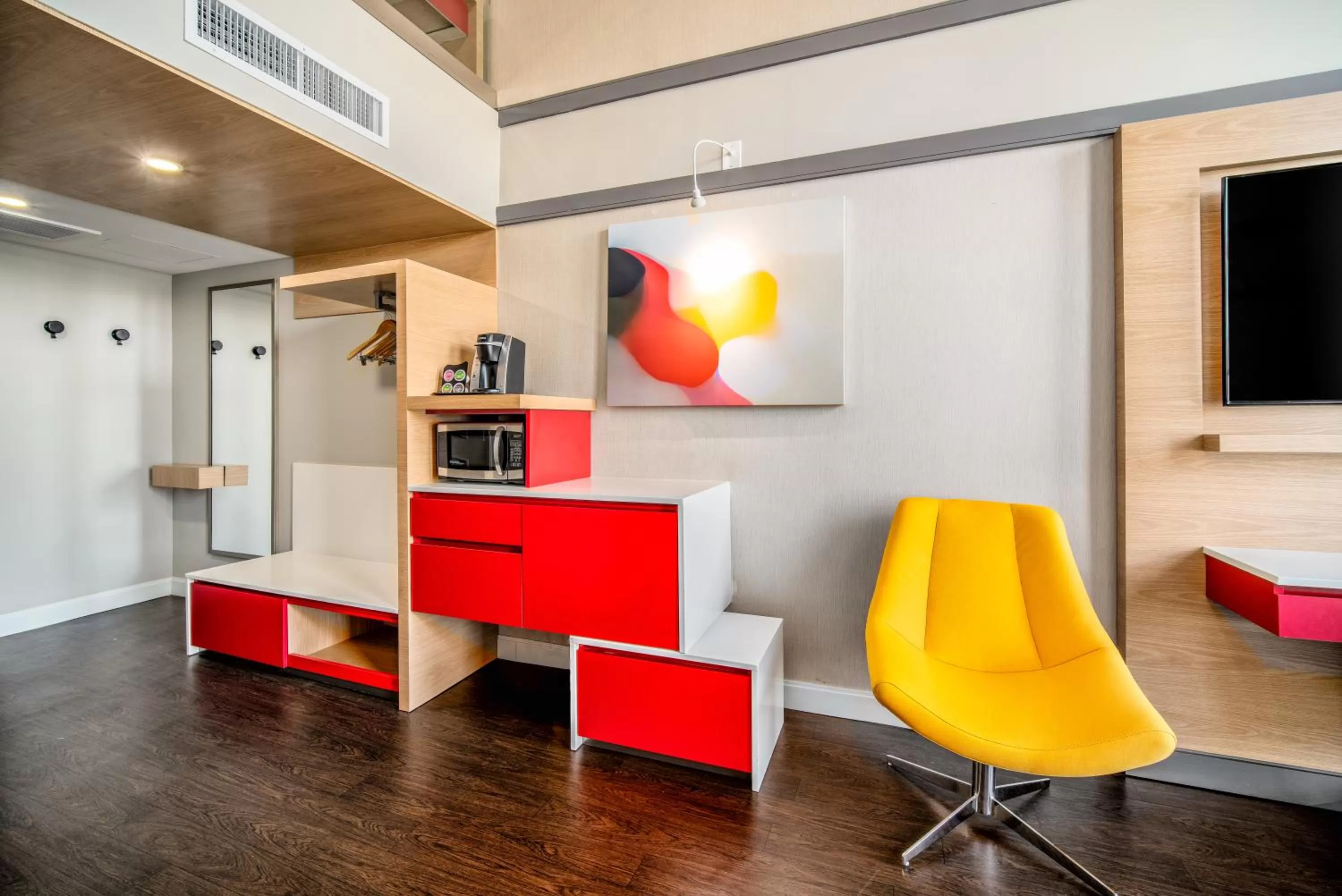 Coffee/tea facilities in Century Park Hotel LA