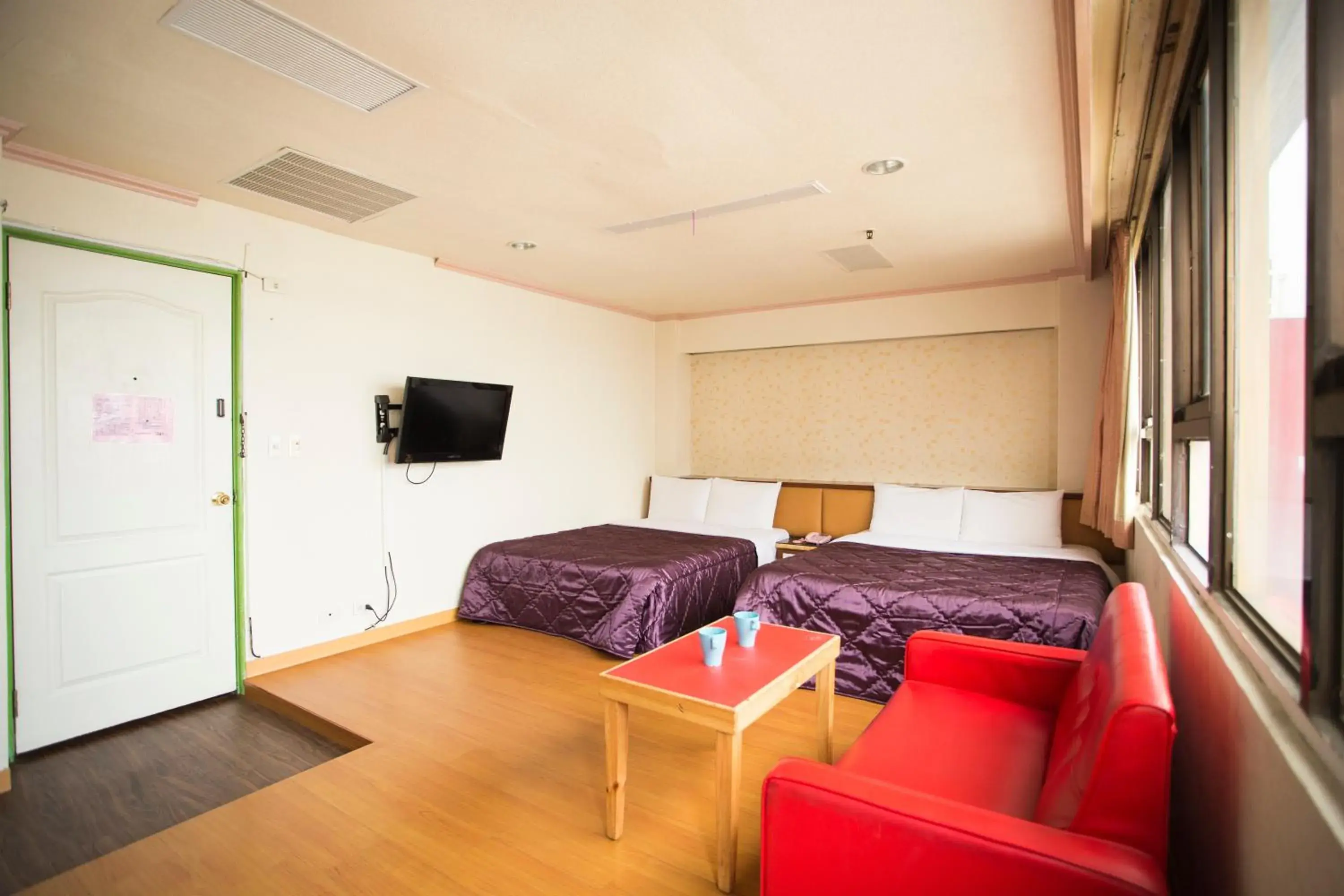 Photo of the whole room, Bed in Rui Gu Hotel