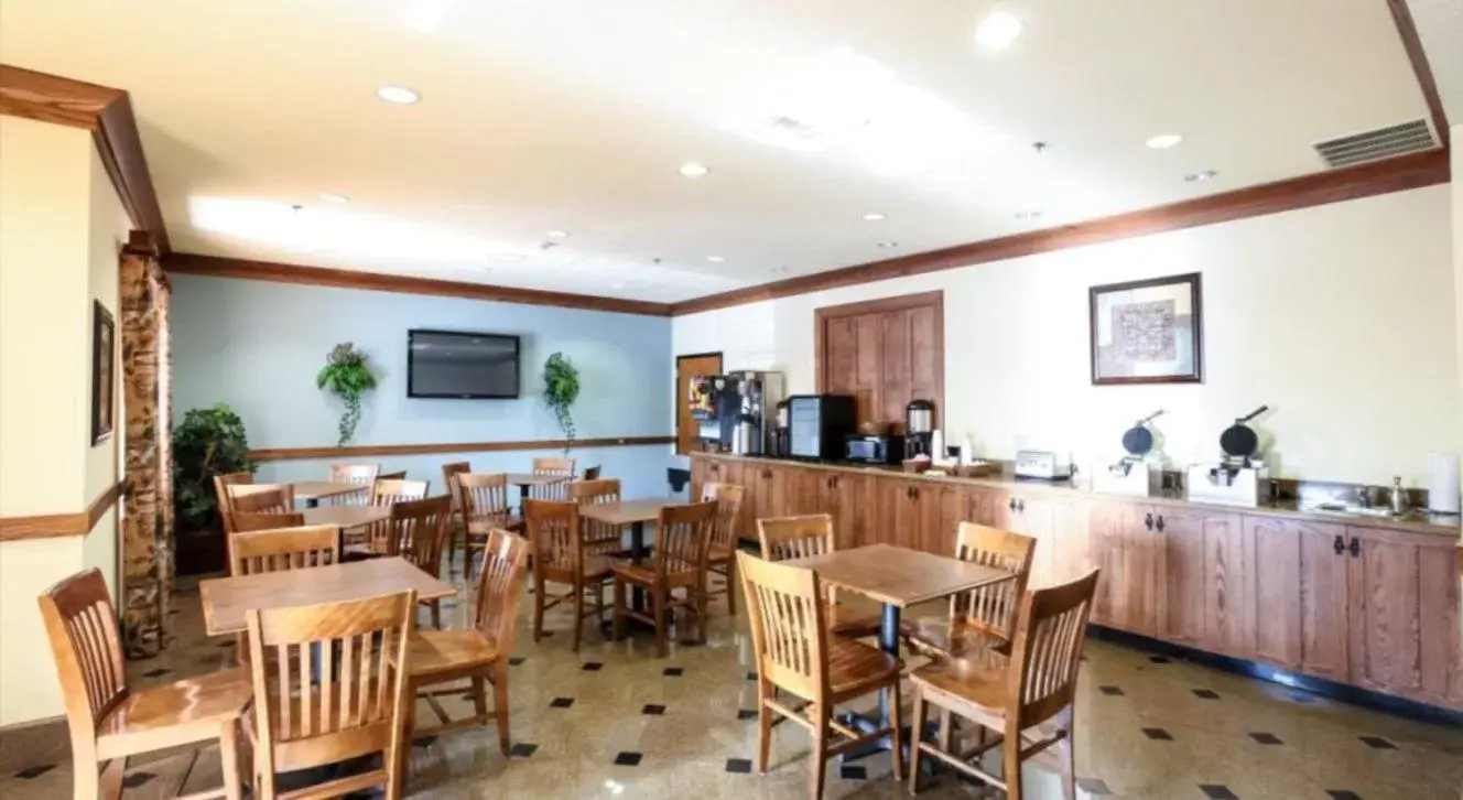 Restaurant/Places to Eat in Mountain Inn & Suites Airport - Hendersonville