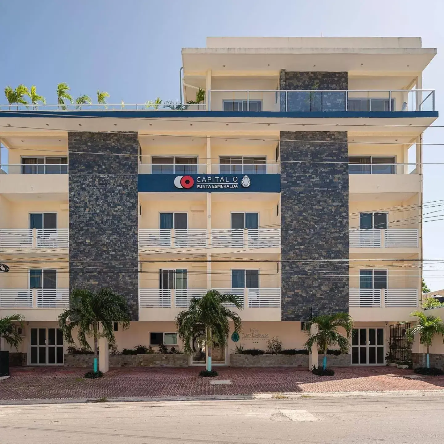 Property Building in Hotel Punta Esmeralda