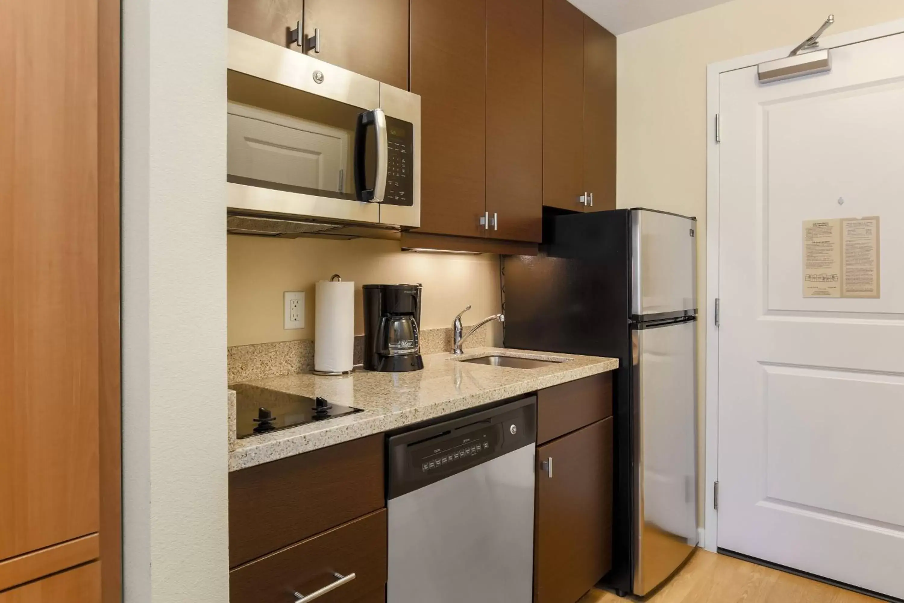 Kitchen or kitchenette, Kitchen/Kitchenette in TownePlace Suites by Marriott Cheyenne Southwest/Downtown Area