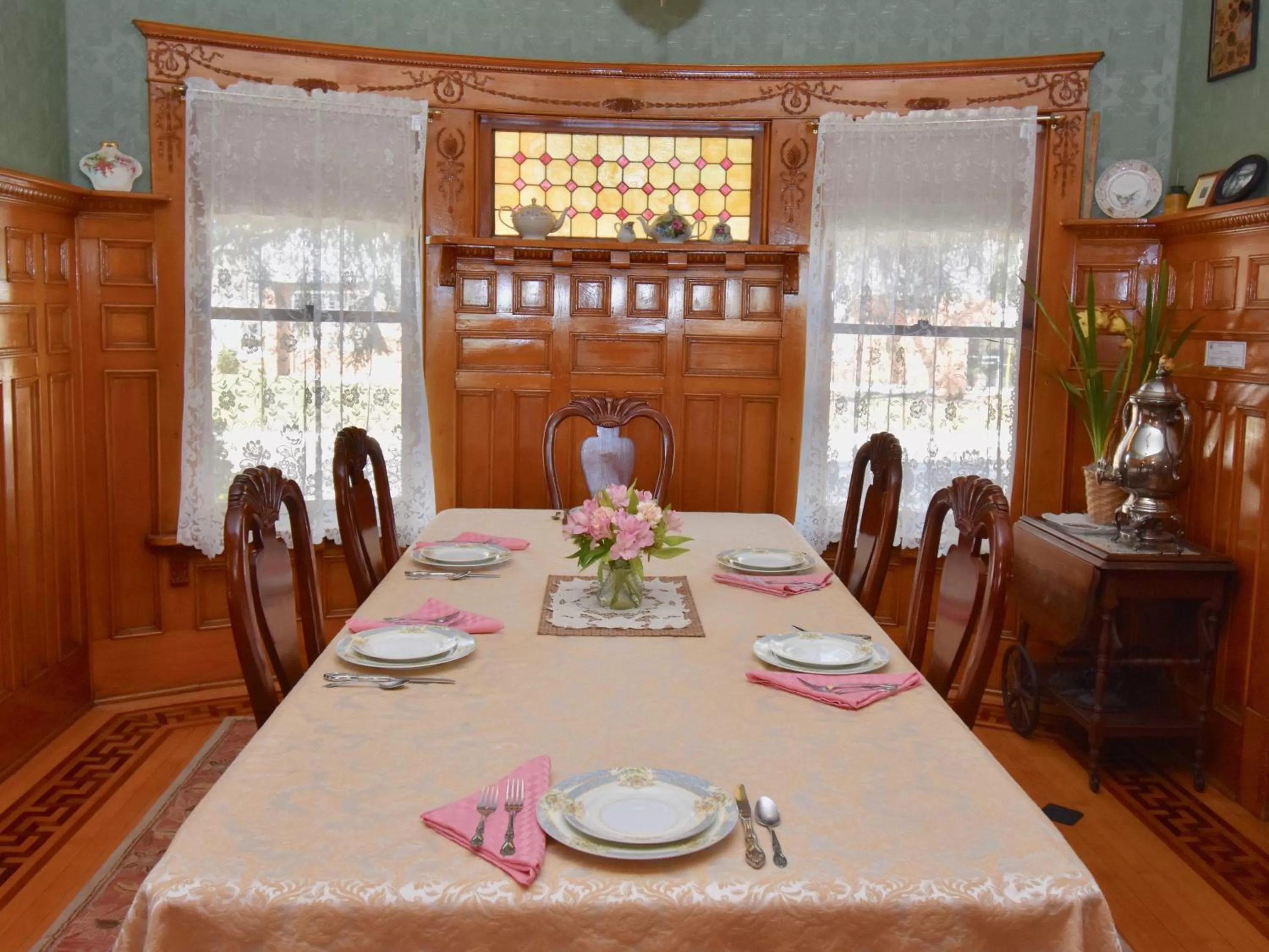 Dining area in The Scofield House B&B