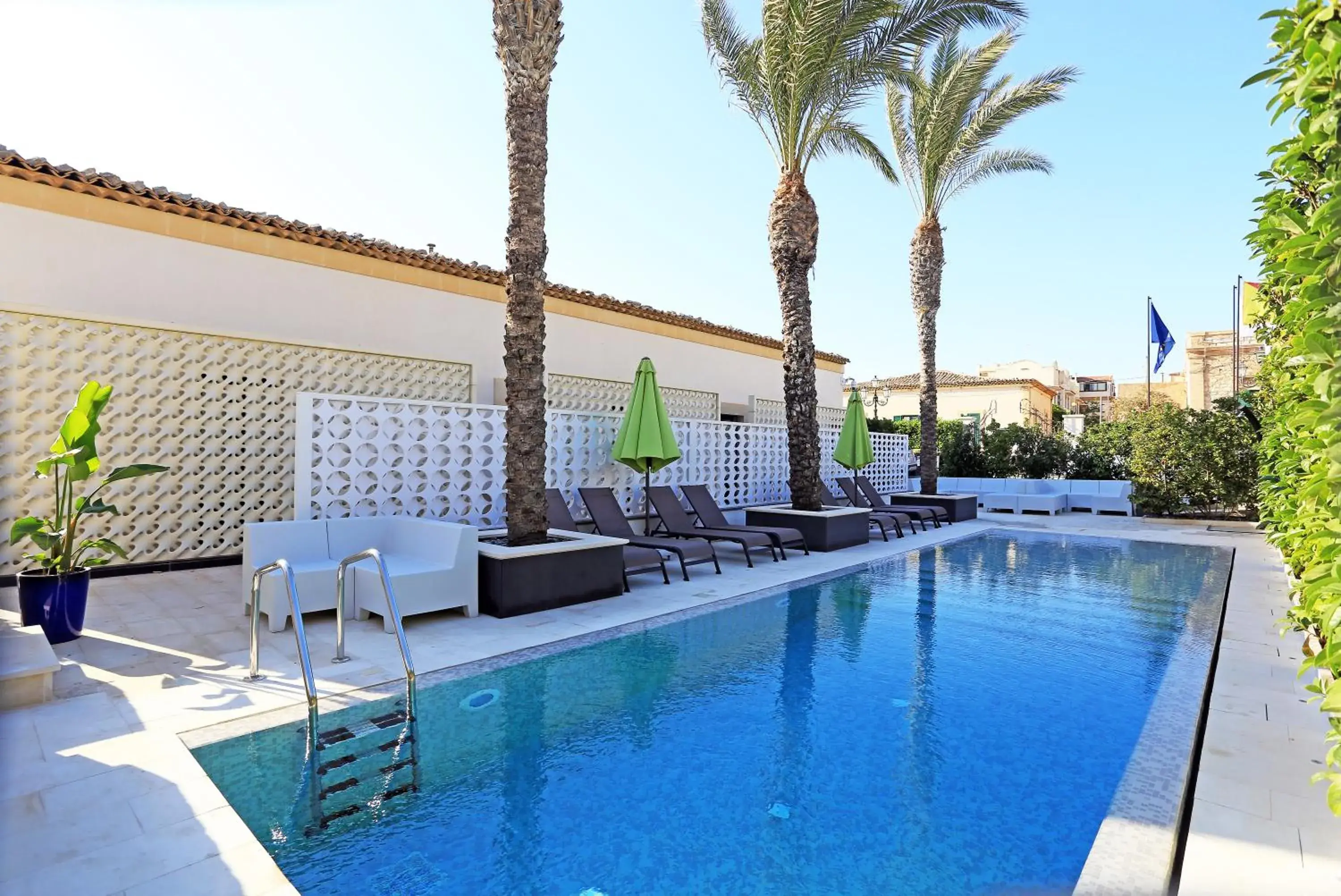 Swimming Pool in Zafran Boutique Hotel