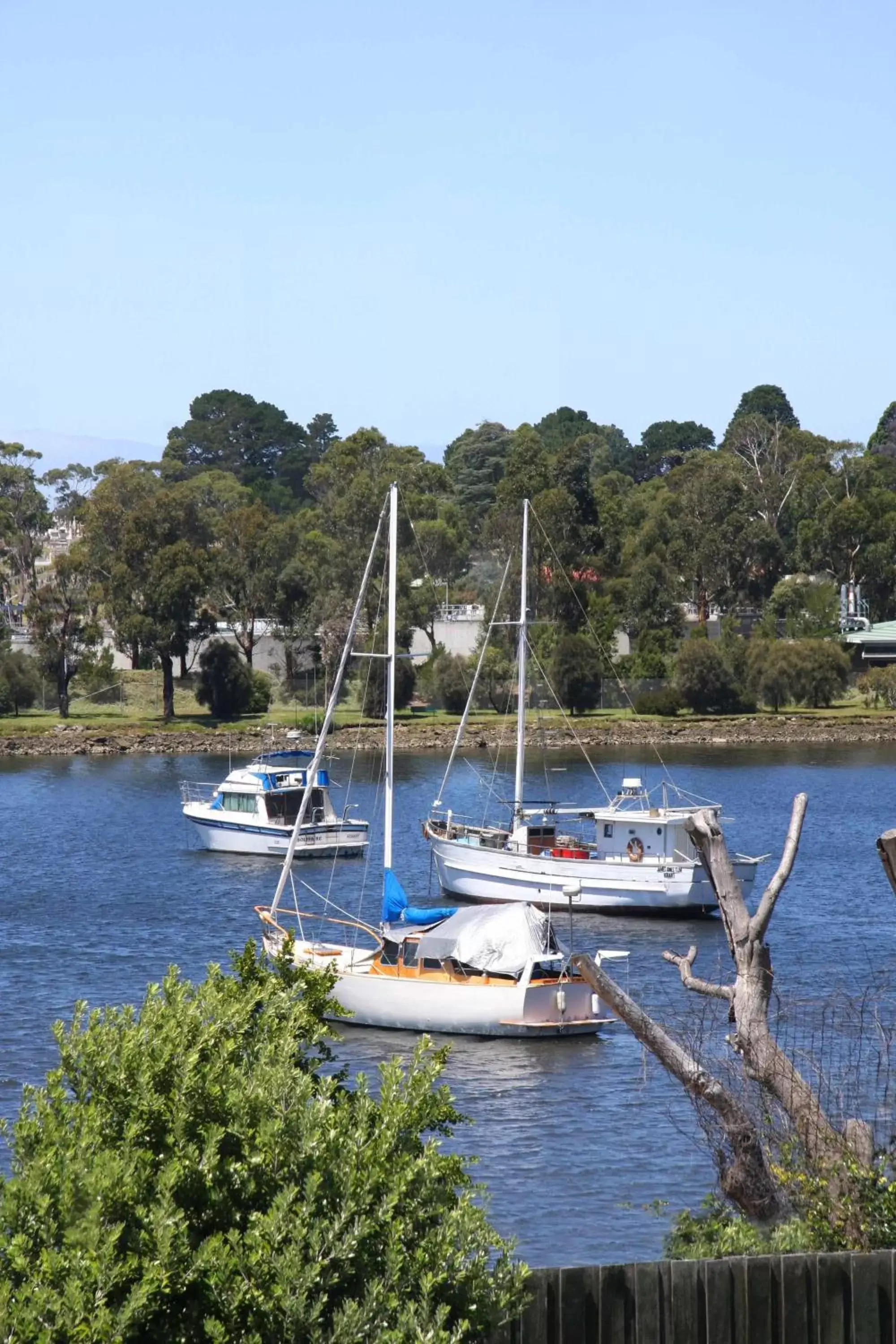 Area and facilities in Waterfront Lodge Motel