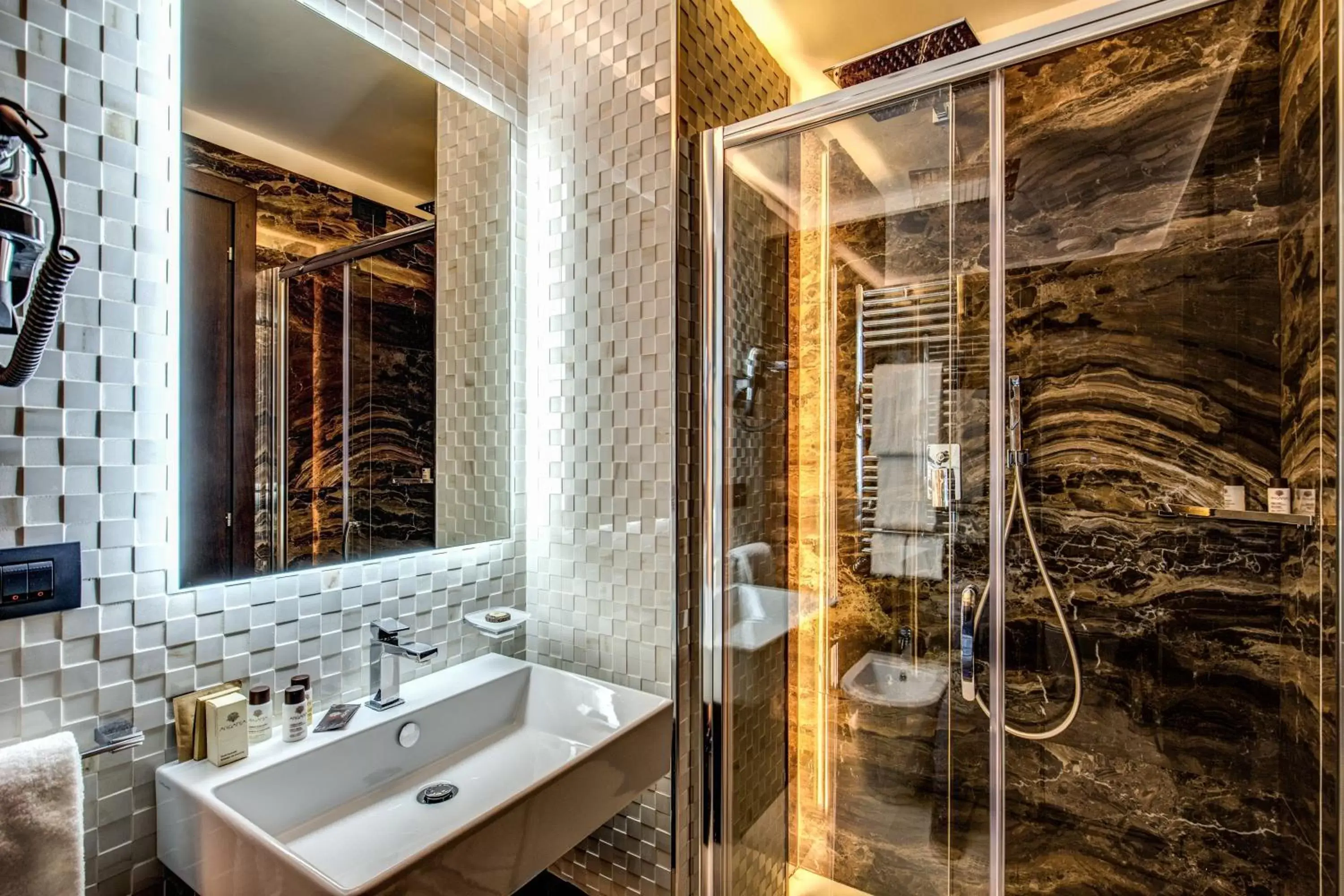 Bathroom in Prassede Palace Hotel