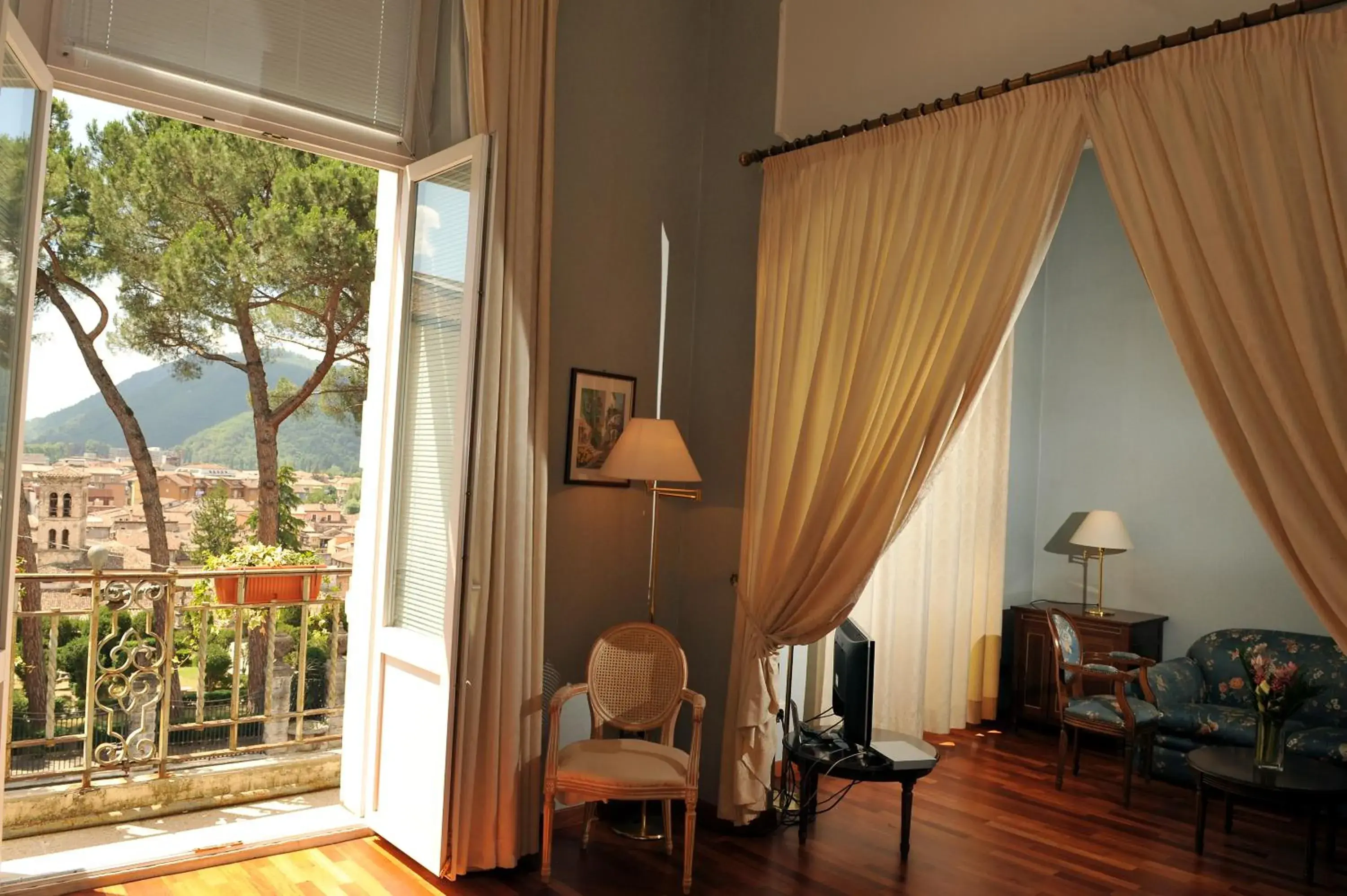 Balcony/Terrace, Seating Area in Grande Albergo Quattro Stagioni