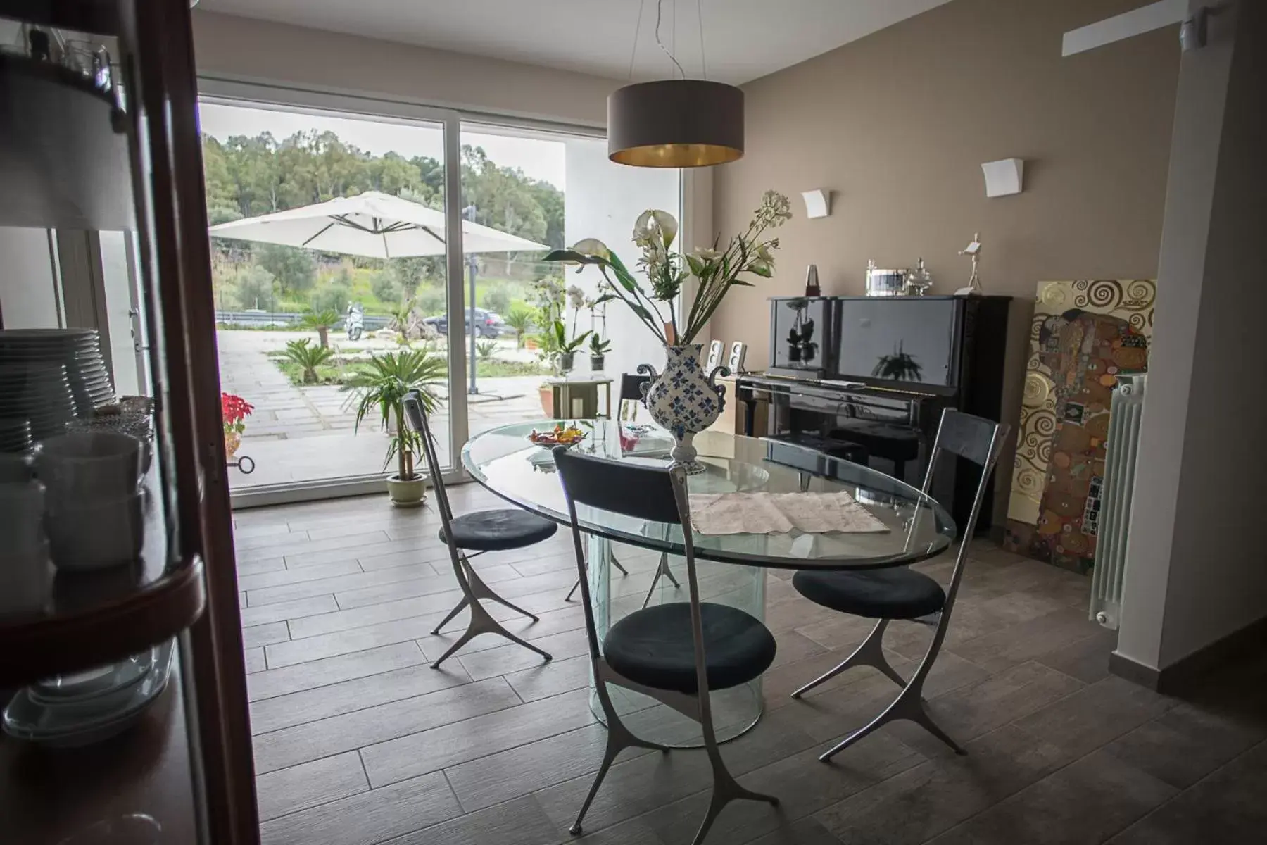 Dining Area in B&B Sorahnia - Design House