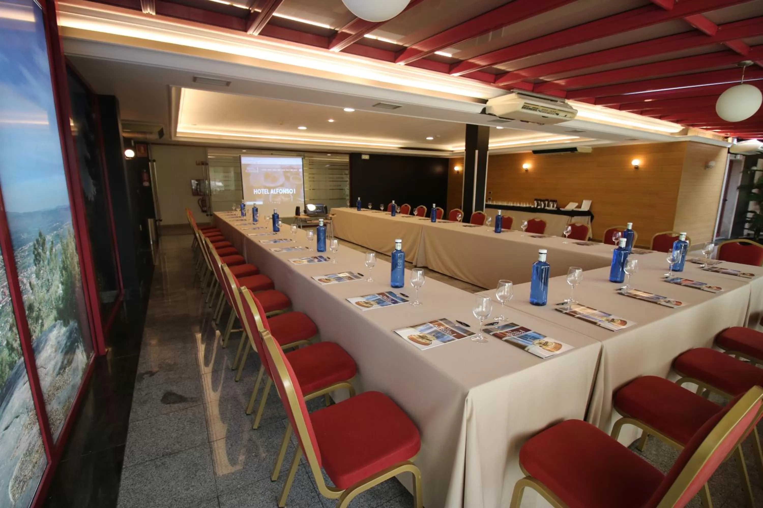 Business facilities in Hotel Alfonso I