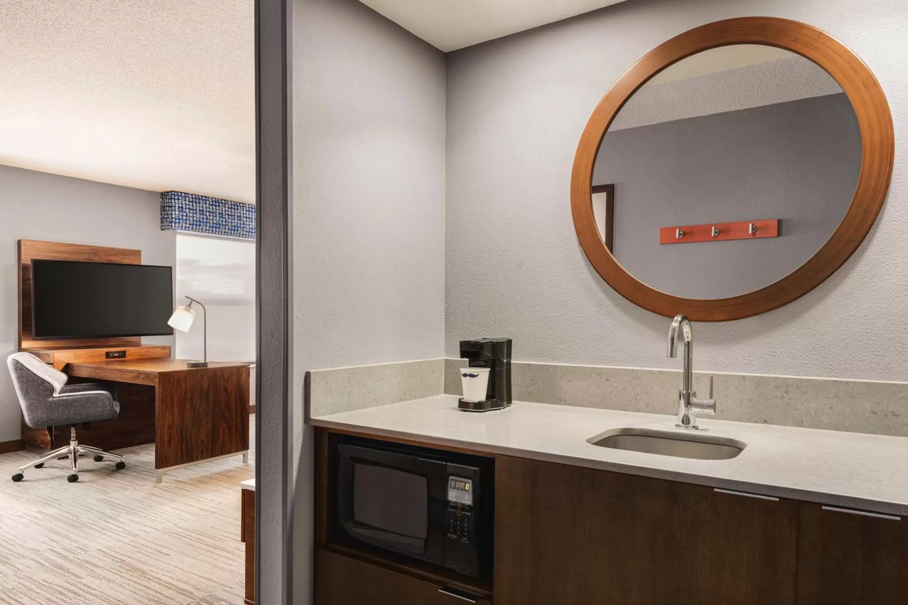 Photo of the whole room, Bathroom in Hampton Inn & Suites Valparaiso
