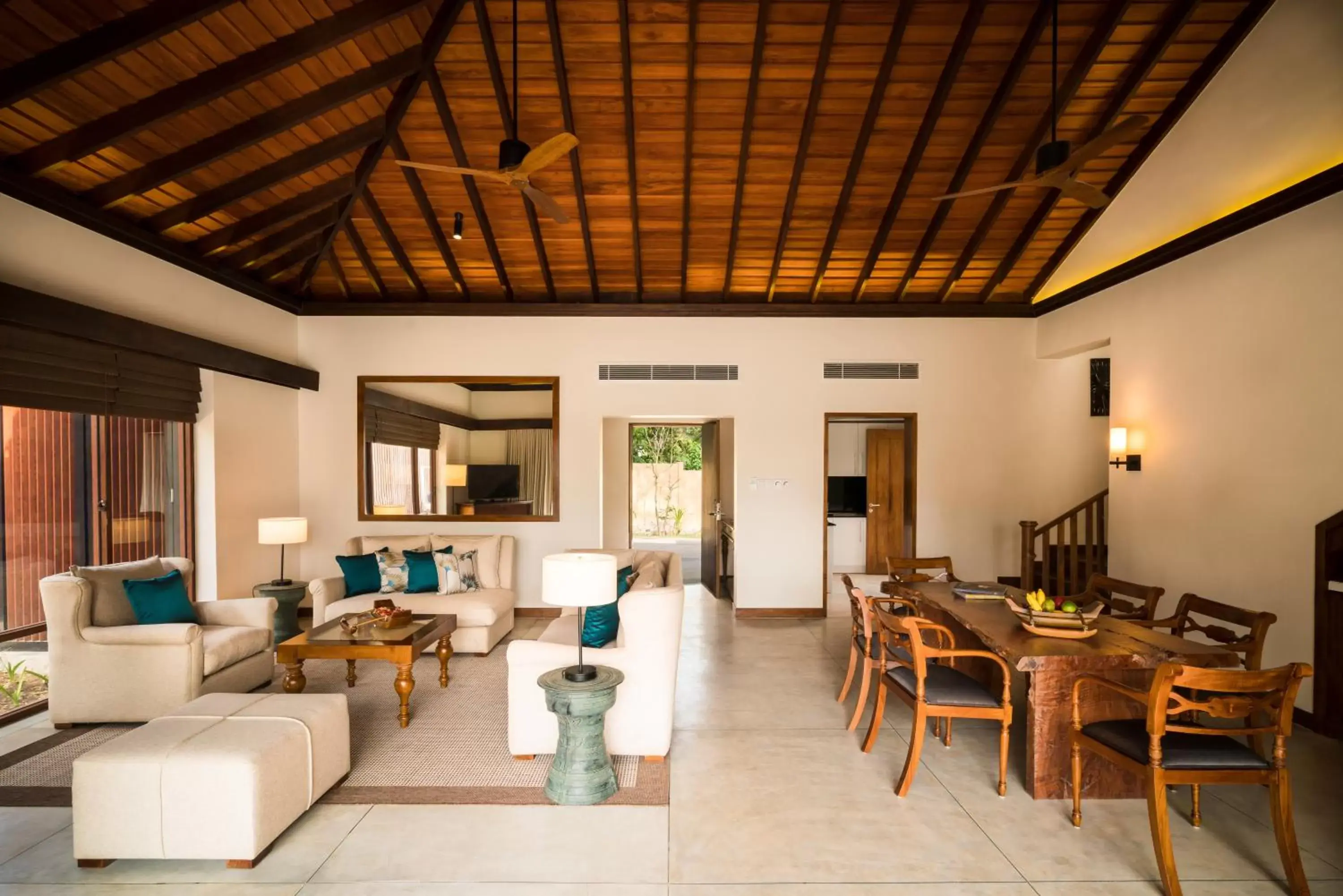 Photo of the whole room, Seating Area in Anantara Peace Haven Tangalle Resort