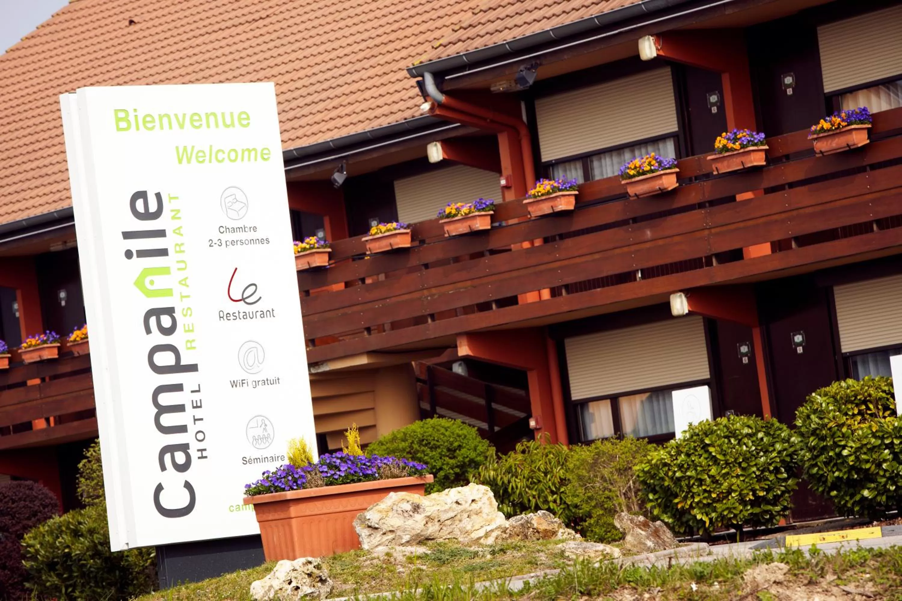 Facade/entrance in Campanile Epernay - Dizy 51530