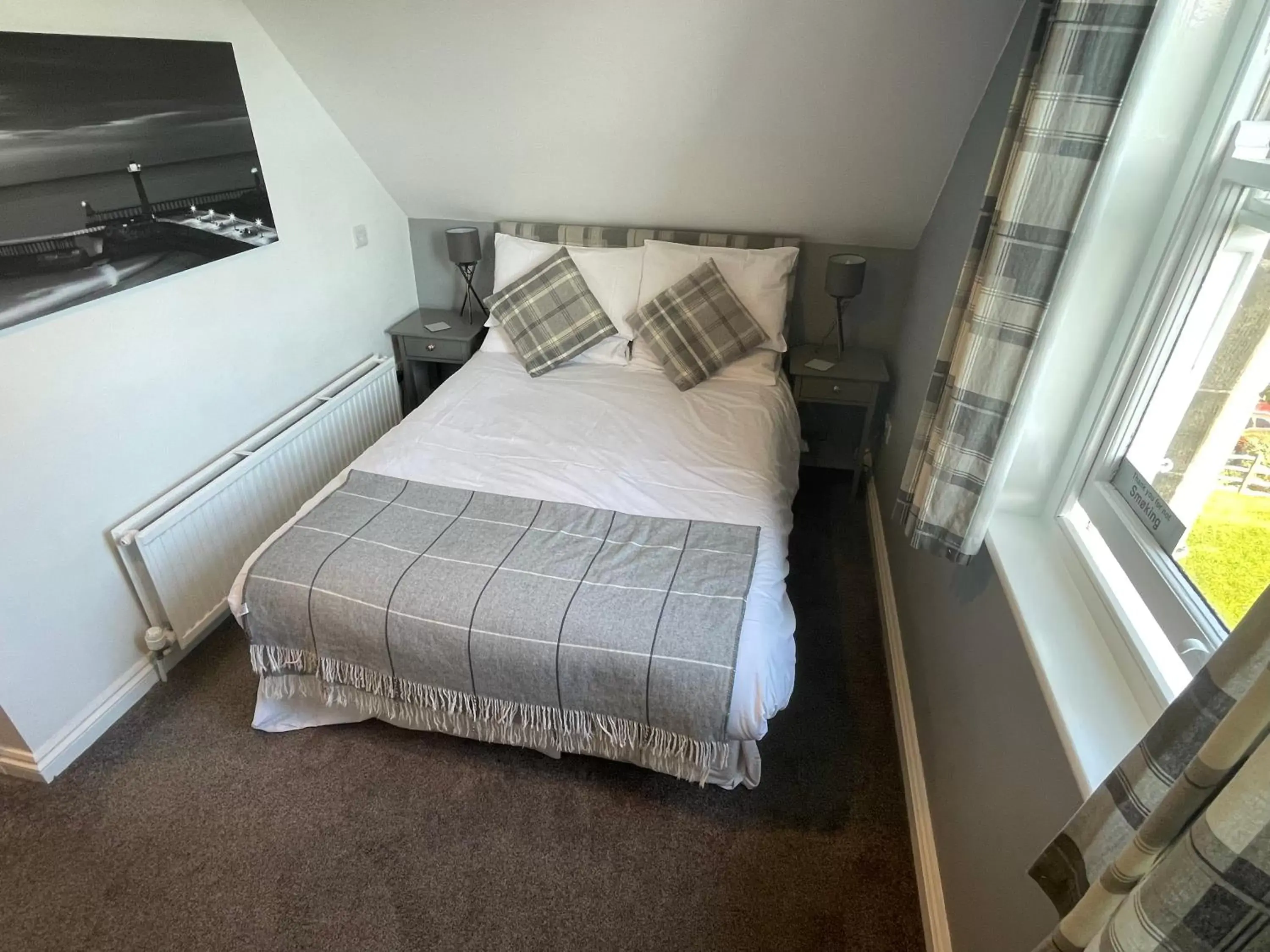 Bedroom, Bed in The Fylingdales Inn