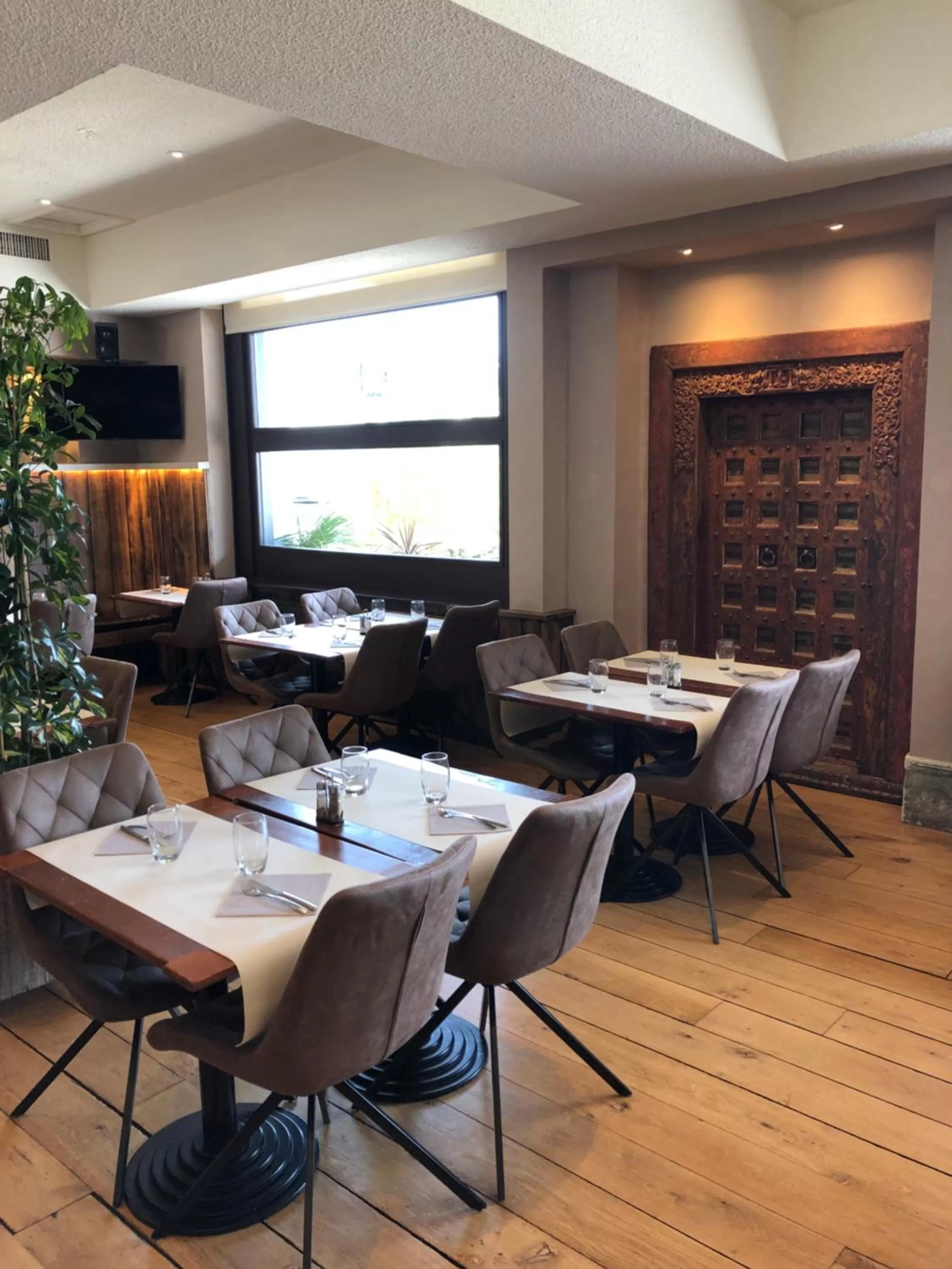 Restaurant/places to eat in Hôtel The Originals City Le Berry - proche centre-ville - Gare - parking - recharge véhicule