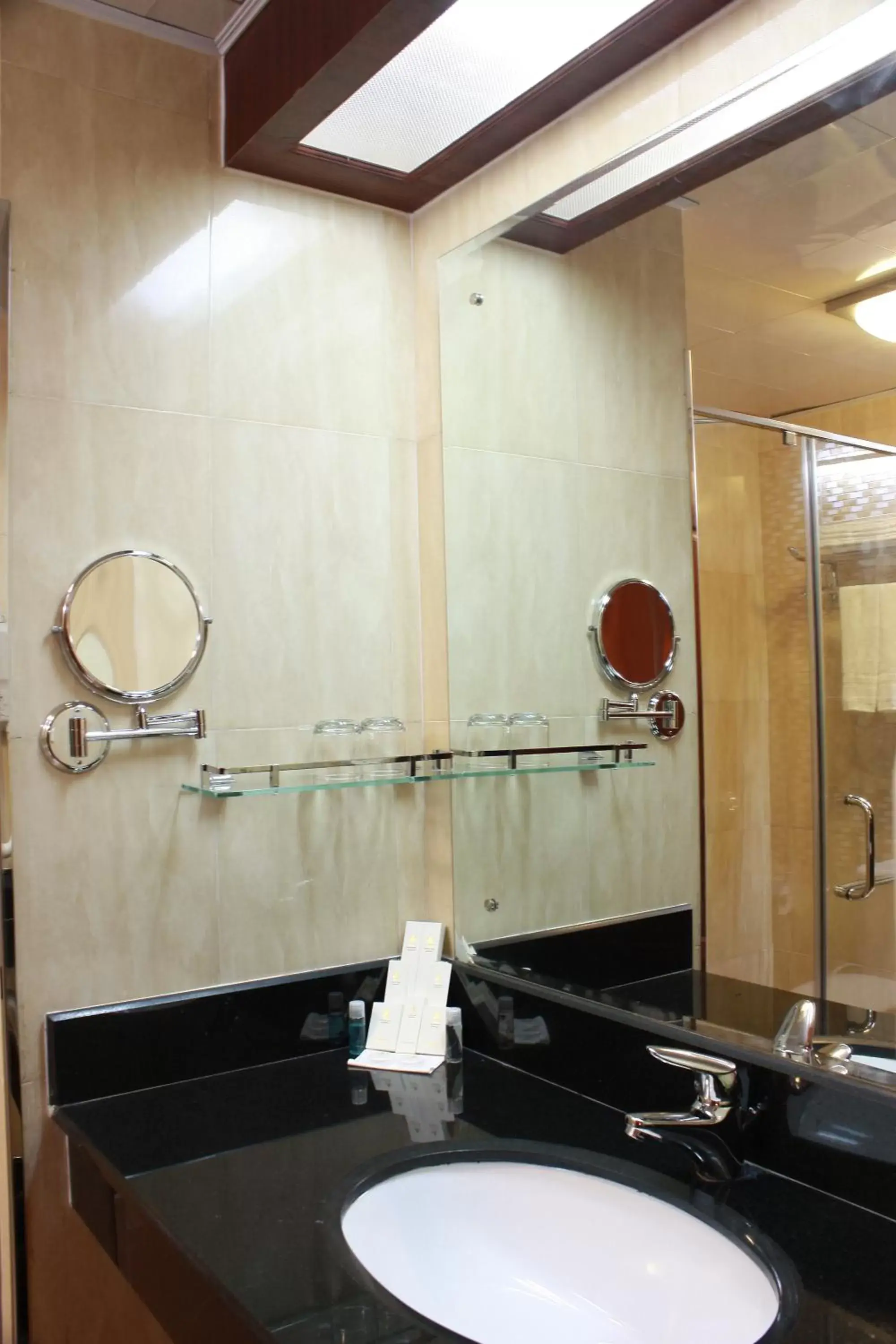 Bathroom in Lux Riverside Hotel & Apartment