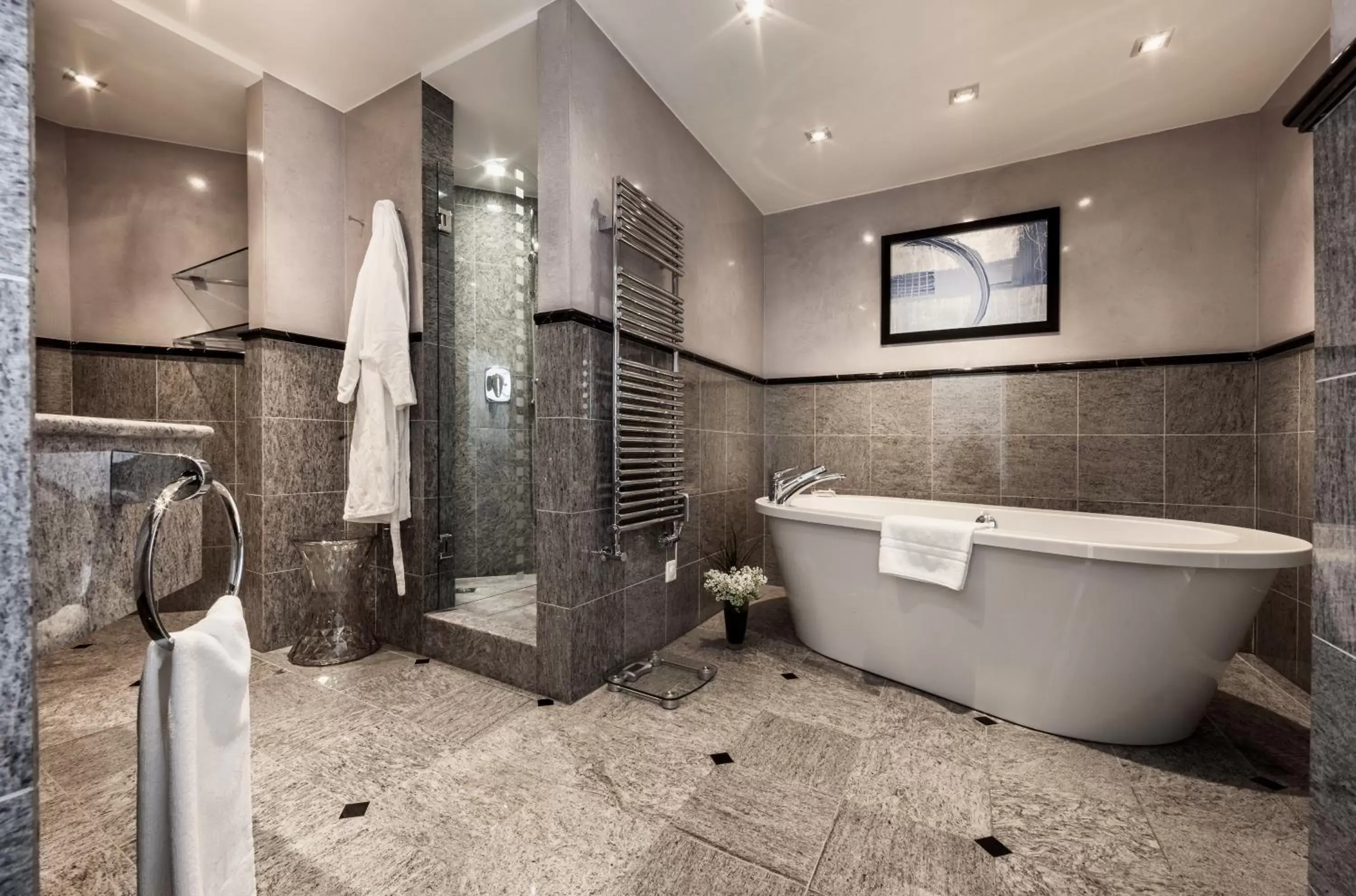 Shower, Bathroom in Hotel Eden Roc - The Leading Hotels of the World