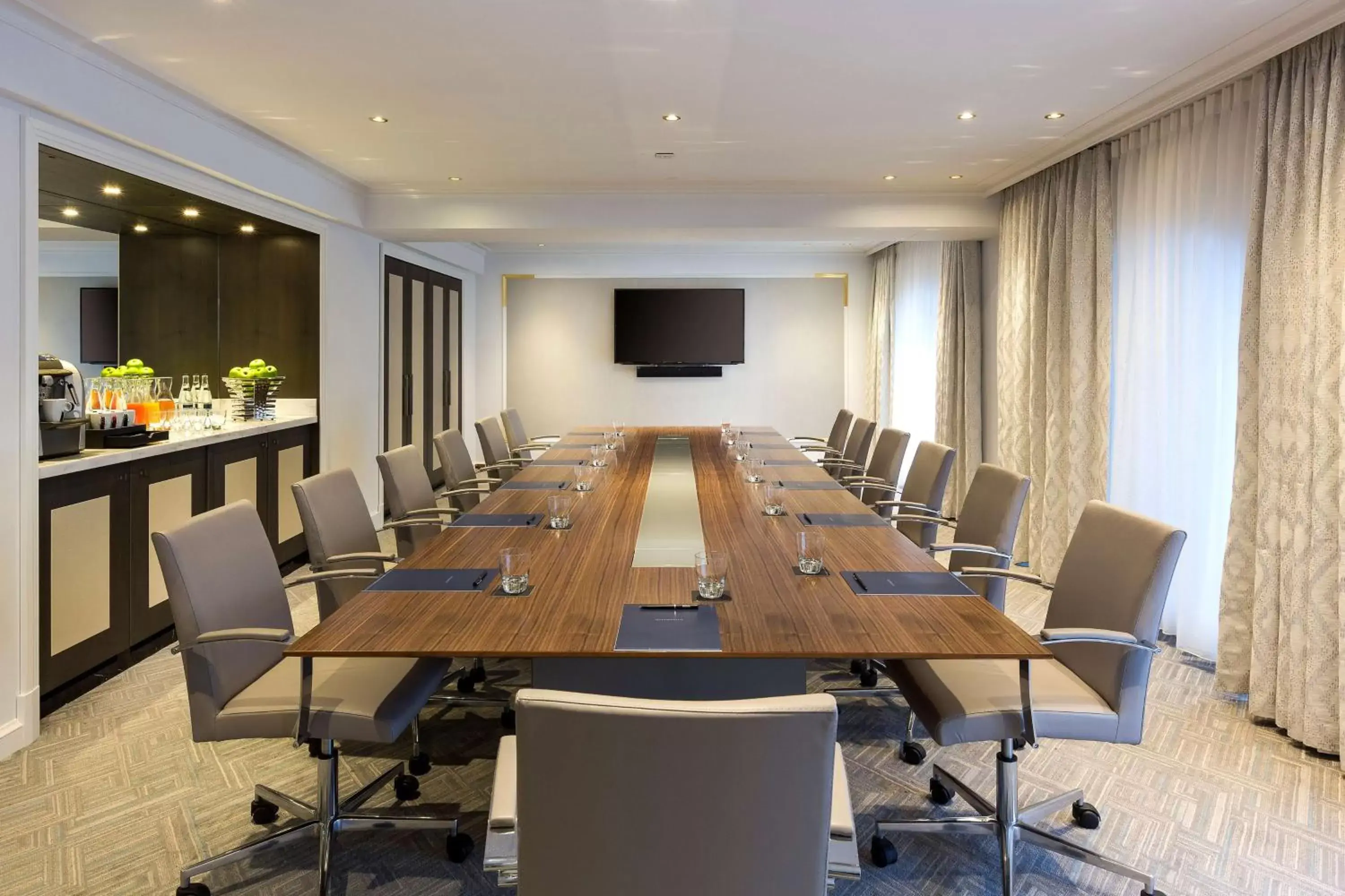 Meeting/conference room in Hilton Paris Opera