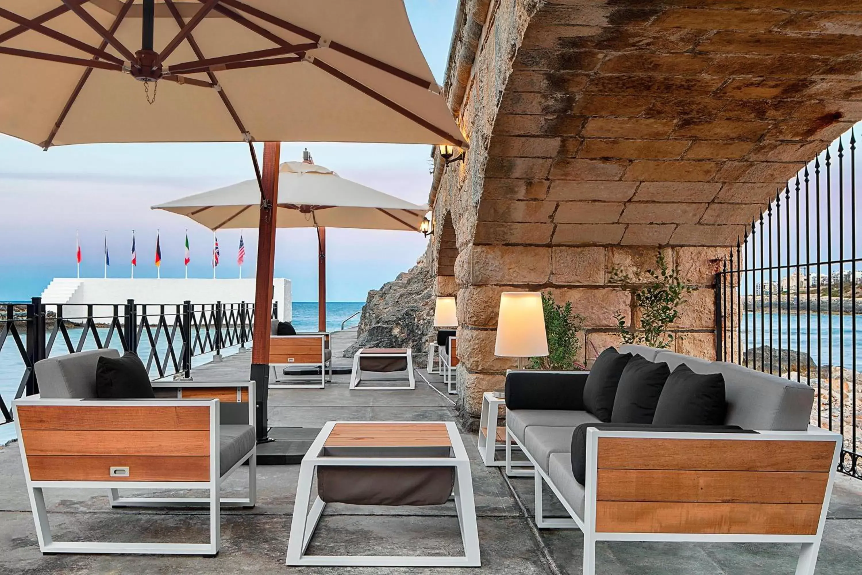 Lounge or bar in The Westin Dragonara Resort, Malta