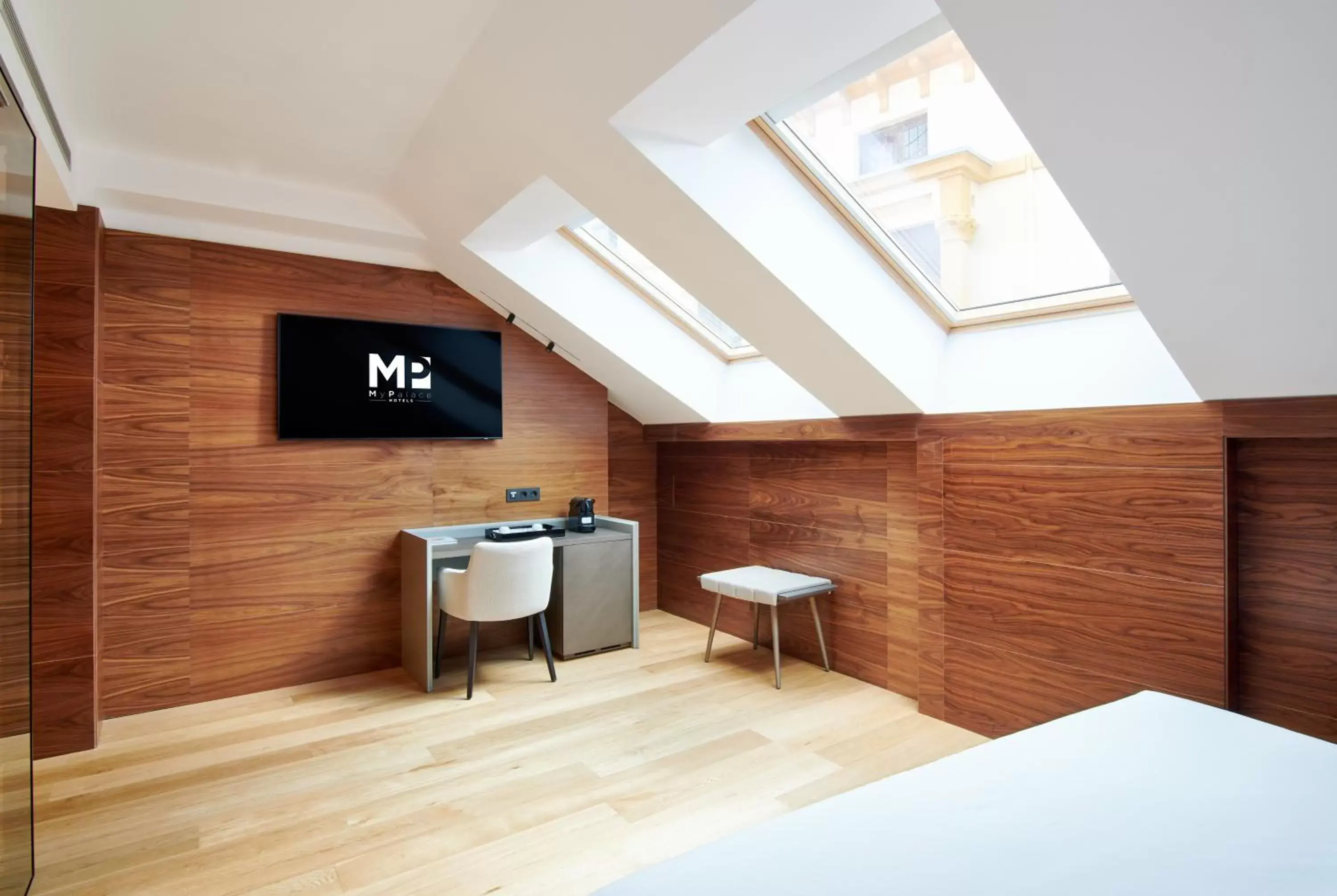 Seating area, TV/Entertainment Center in Hotel MyPalace León