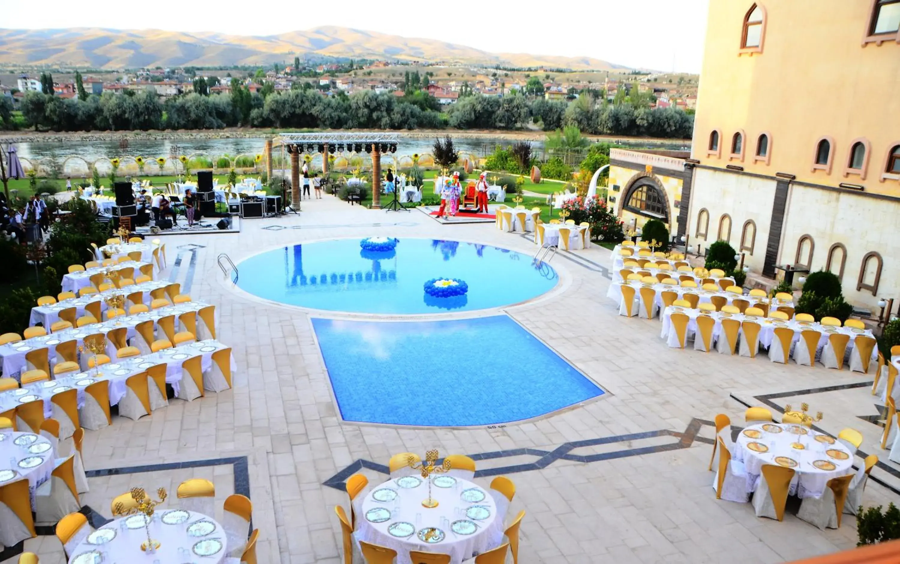 Business facilities, Pool View in Suhan Cappadocia Hotel & Spa